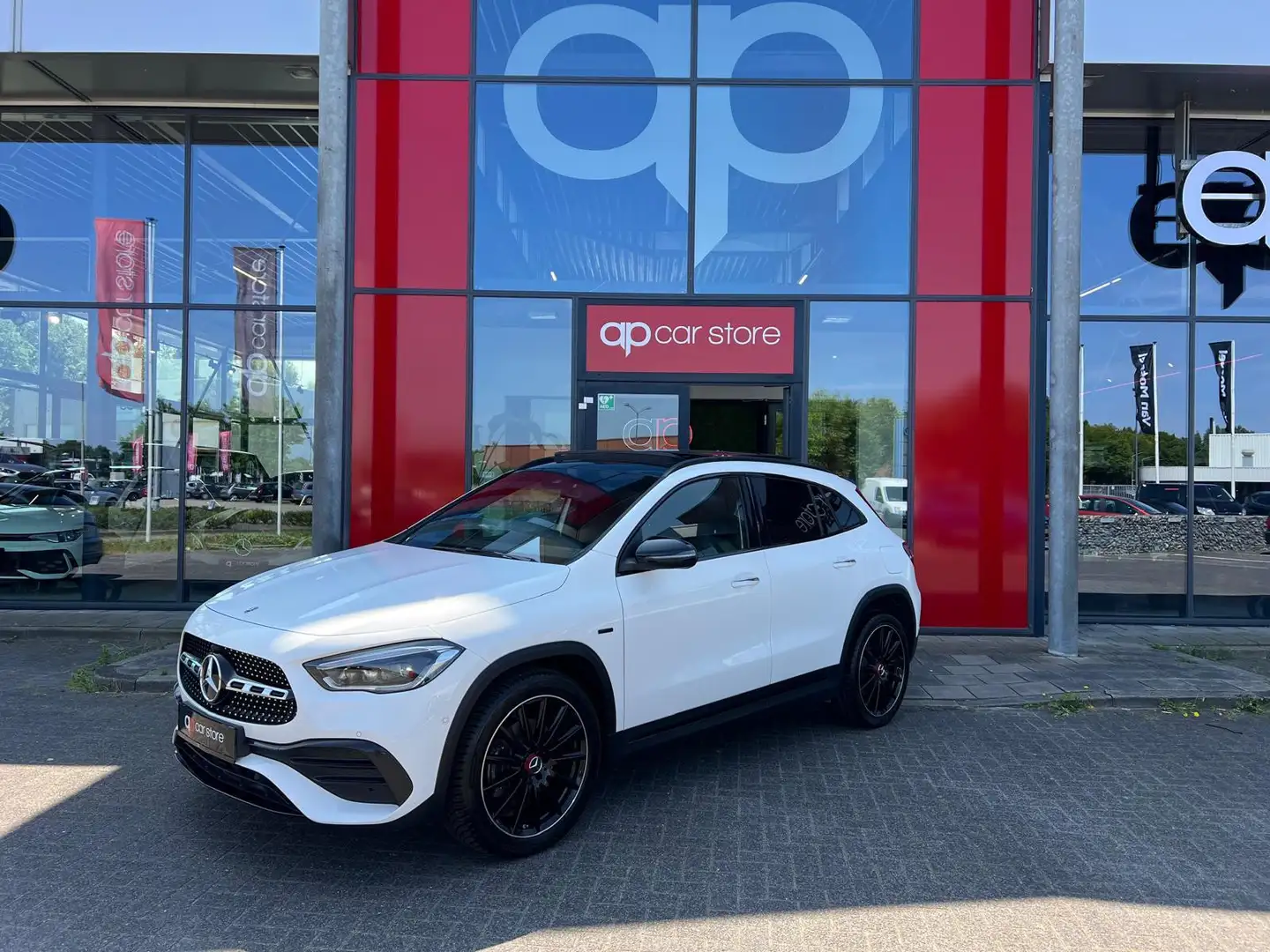Mercedes-Benz GLA 250 e AMG Line AMG/pano Wit - 1