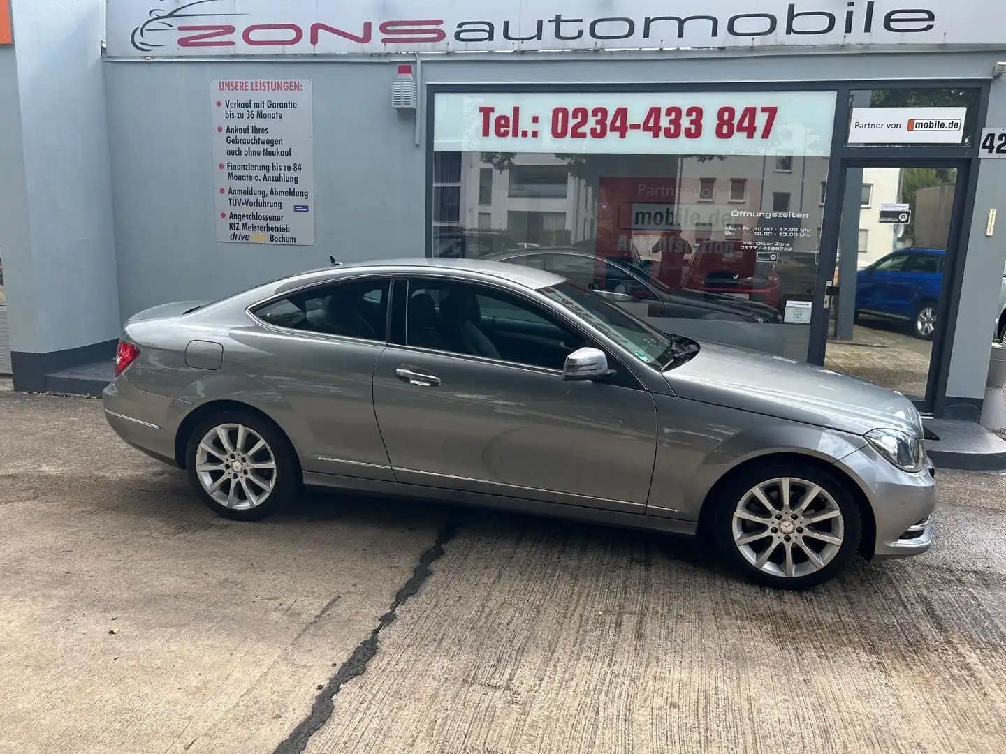 Mercedes-Benz C 180 Coupe Autom.+Leder+Navi+Kamera+SHZ+LED+ Argent - 1