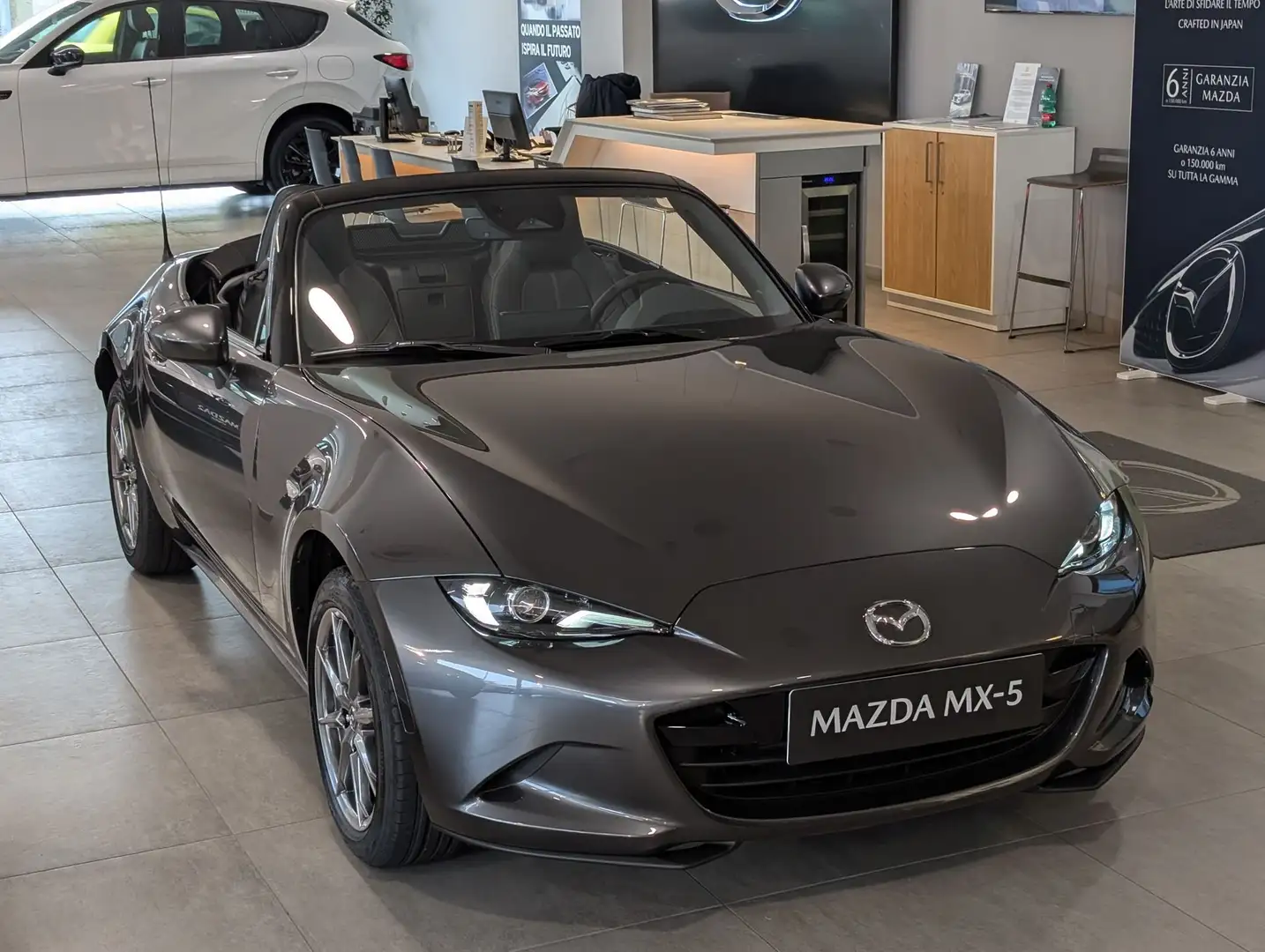Mazda MX-5 1.5L Skyactiv-G Exclusive-Line Grigio - 2