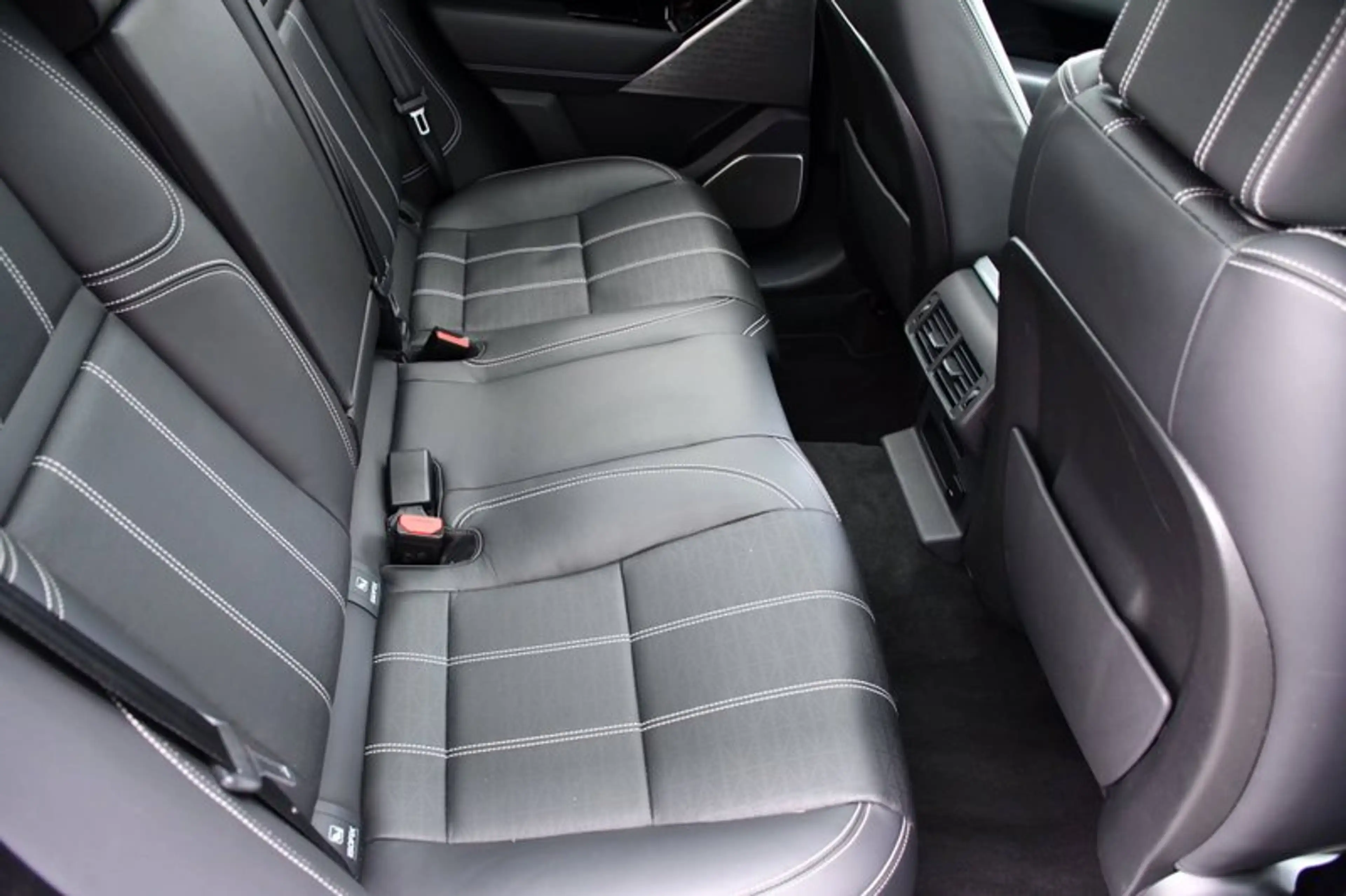 Land Rover Range Rover Velar R-Dynamic HSE *Scheckheft* — photo 15