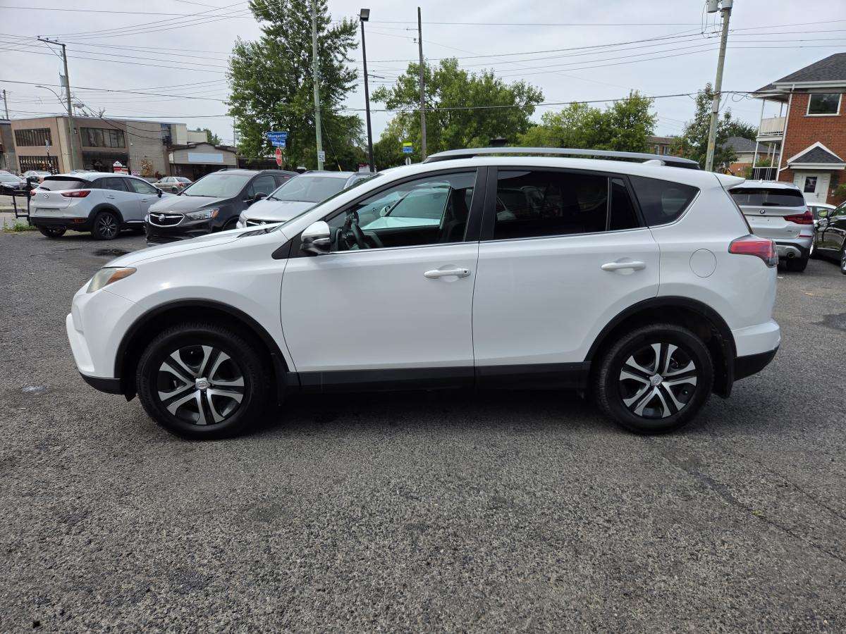 2017 Toyota RAV4 LE AUBAINE BAS KILO — снимка 1