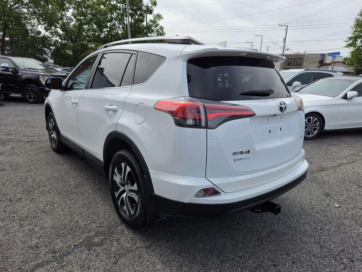 2017 Toyota RAV4 LE AUBAINE BAS KILO — снимка 1