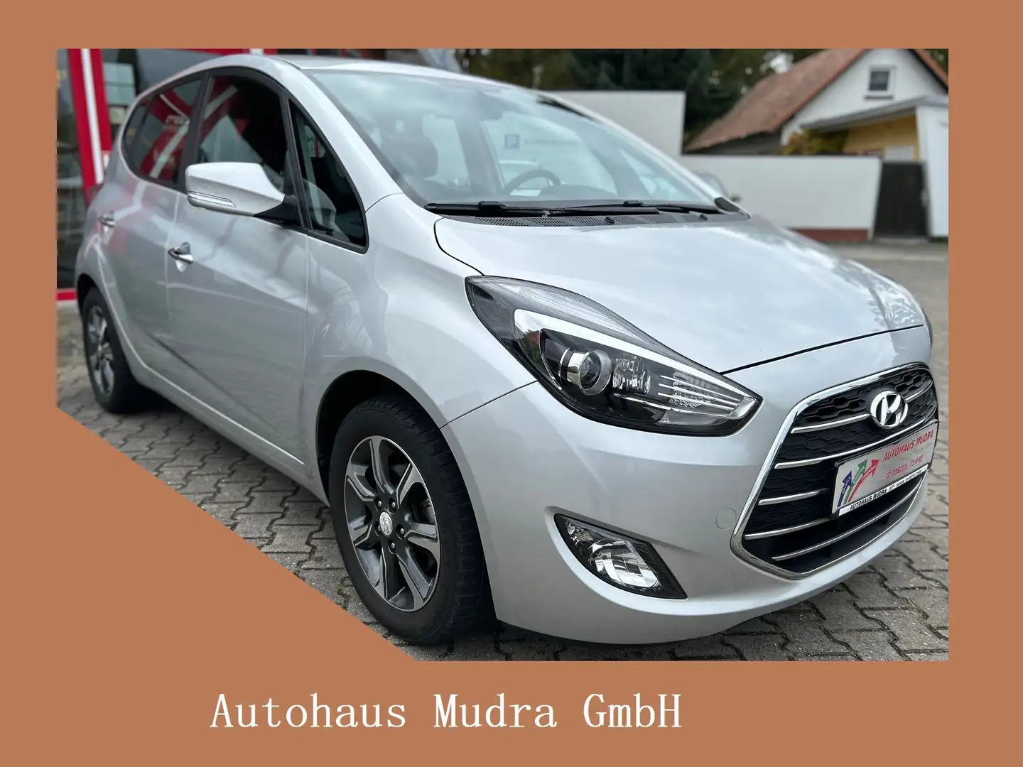 Hyundai iX20 ix20 1.6 Automatik Trend Silber - 1