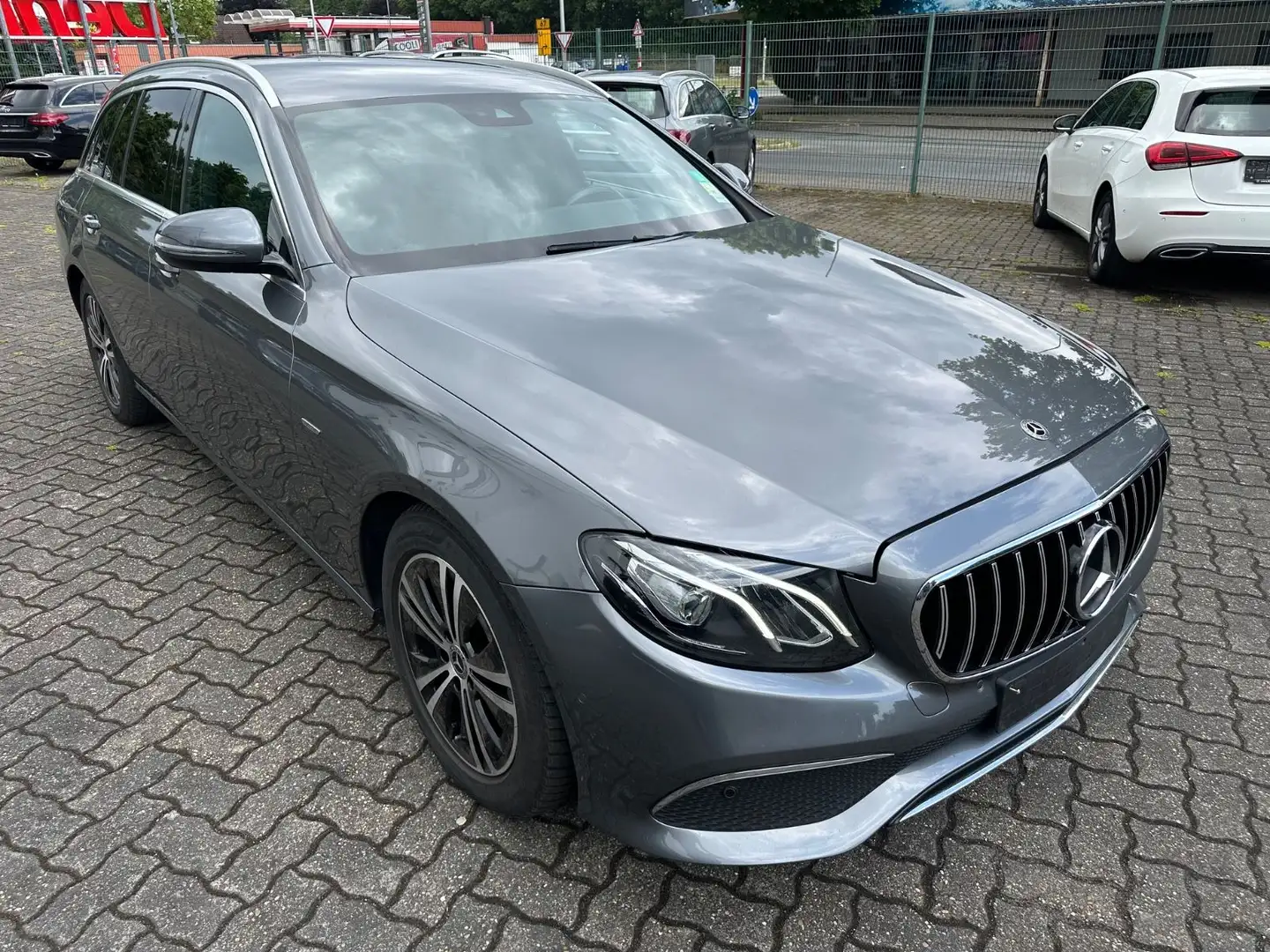 Mercedes-Benz E 220 d T 9G Avantgarde LED Kamera Digital Gris - 2