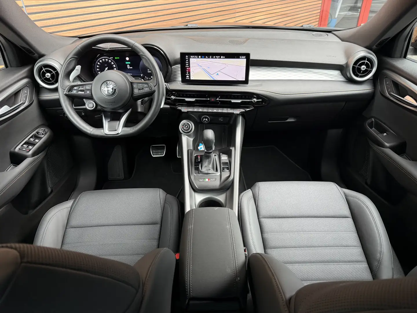 Alfa Romeo Tonale 1.5T Hybrid Veloce Leer / 360* Camera / Navigatie Zwart - 2