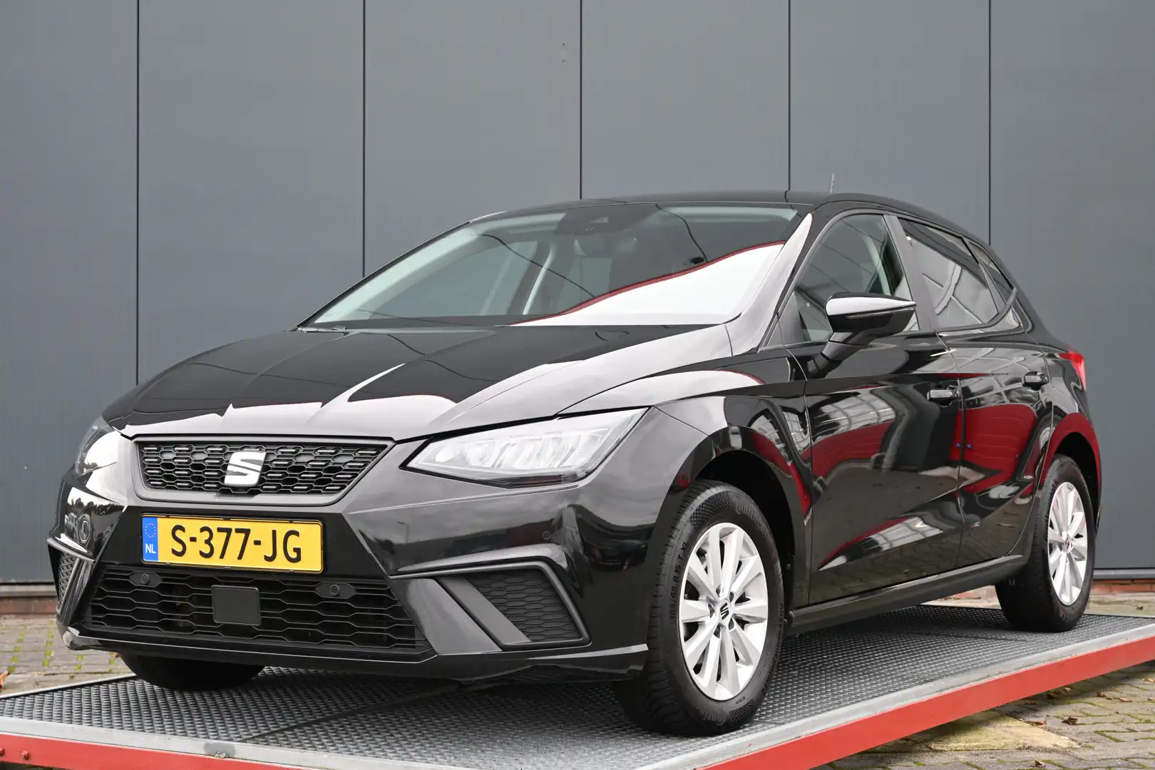SEAT Ibiza 1.0 EcoTSI Style Business Intense Noir - 1