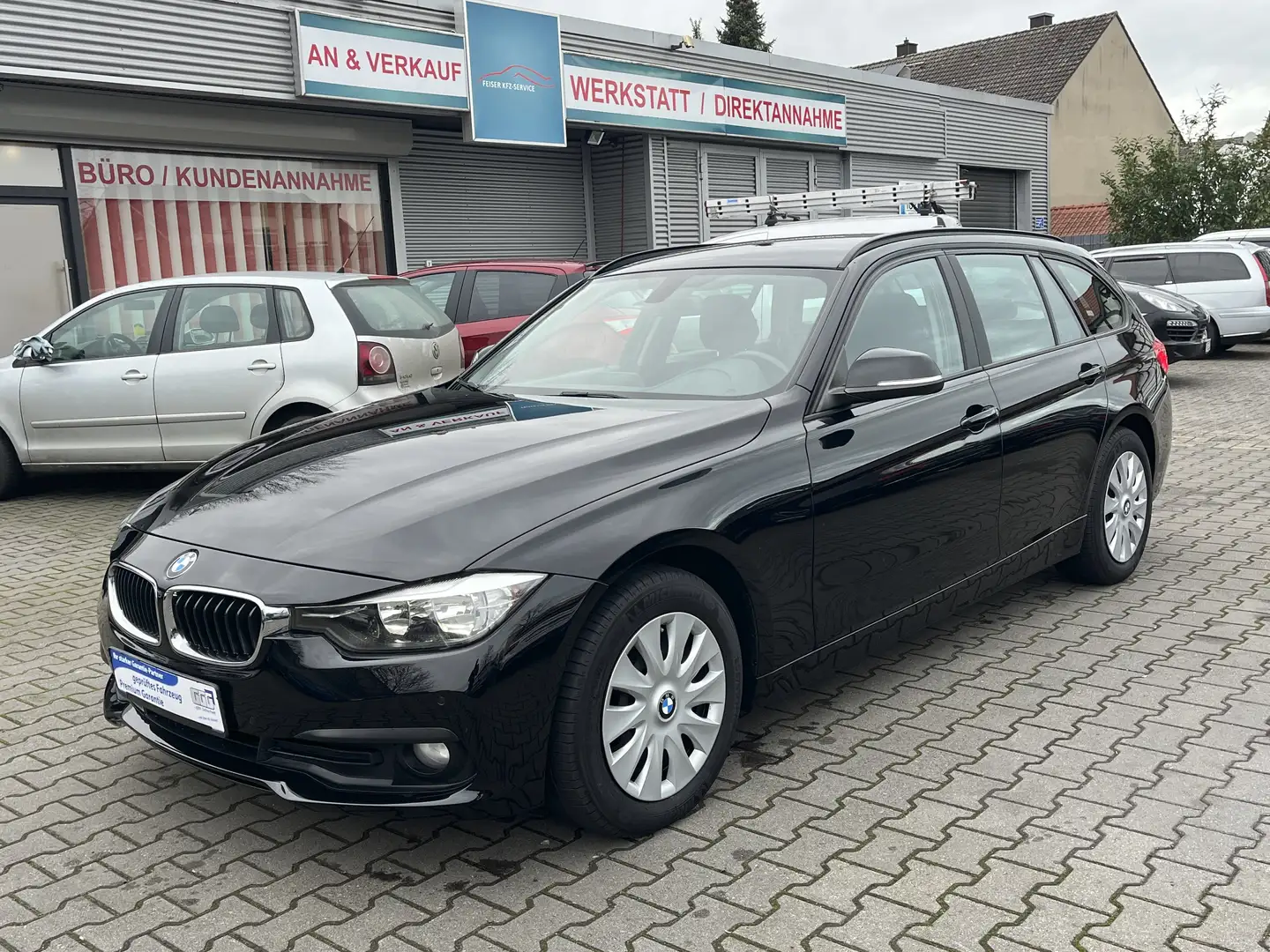 BMW 316 316d Touring NAVI*SHZ*PDC Negro - 1