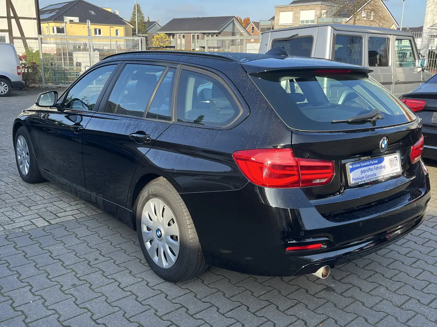 BMW 316 316d Touring NAVI*SHZ*PDC Schwarz - 2