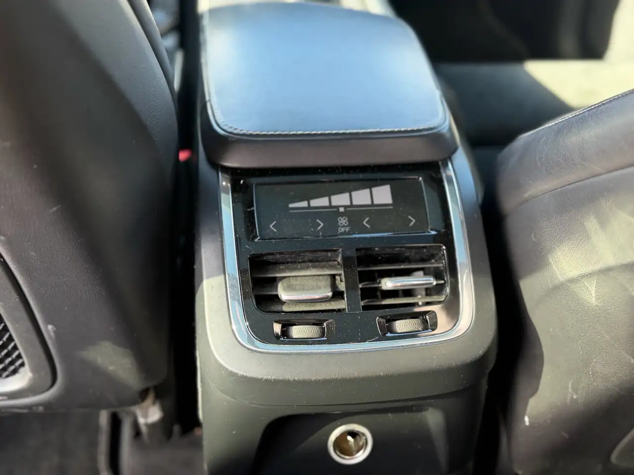 Volvo XC90 снимка Volvo XC90