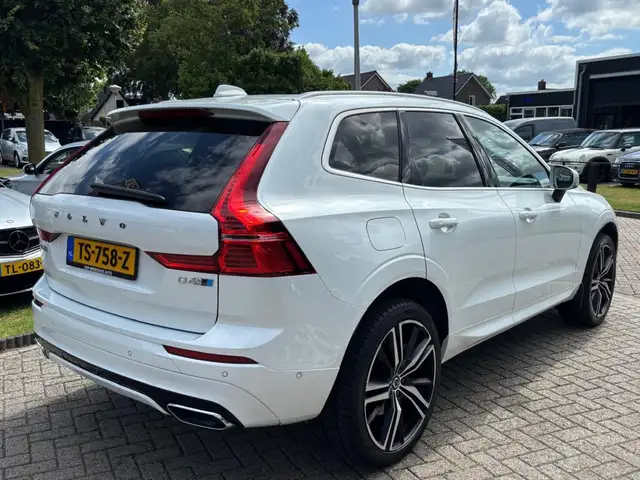 Volvo XC60 view 5