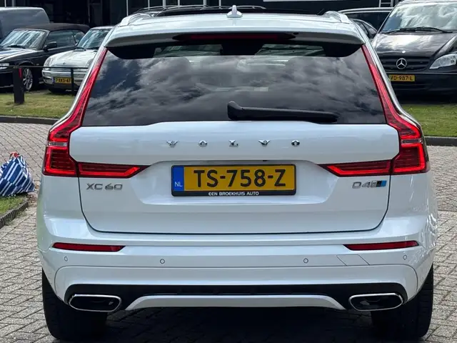 Volvo XC60 view 6