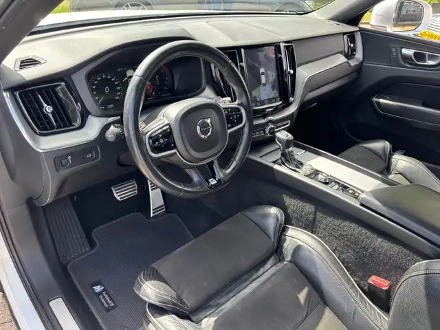 Volvo XC60 view 12