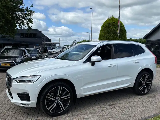 Volvo XC60 view 8