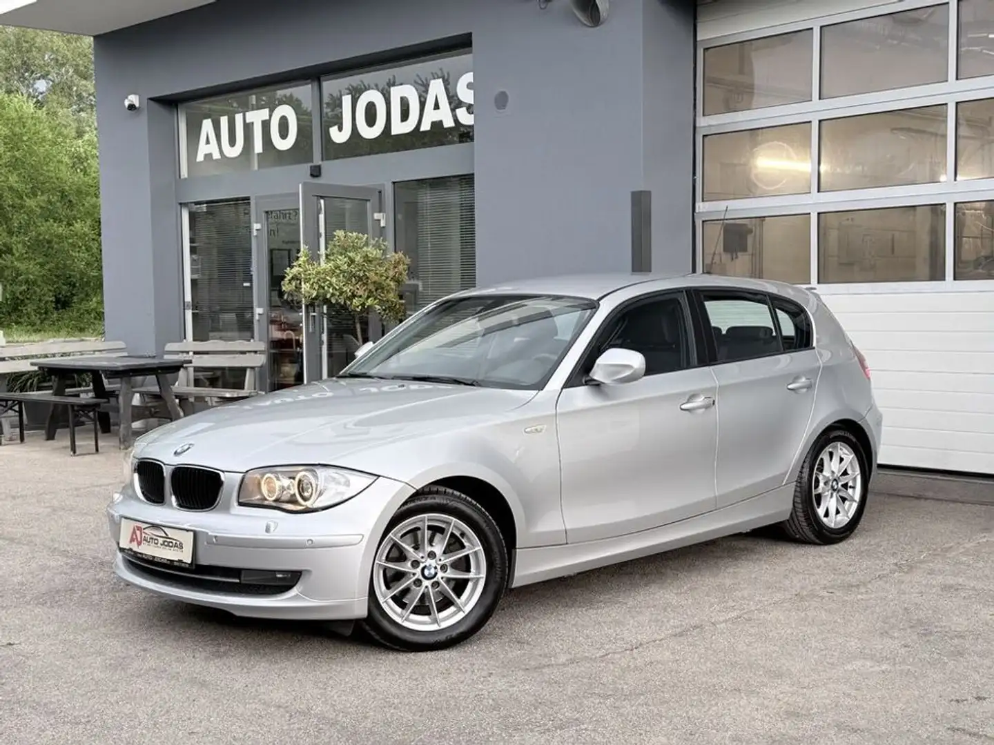 BMW 118 d Österreich-Paket **Klimaaut./PDC/Xenon** Silber - 2