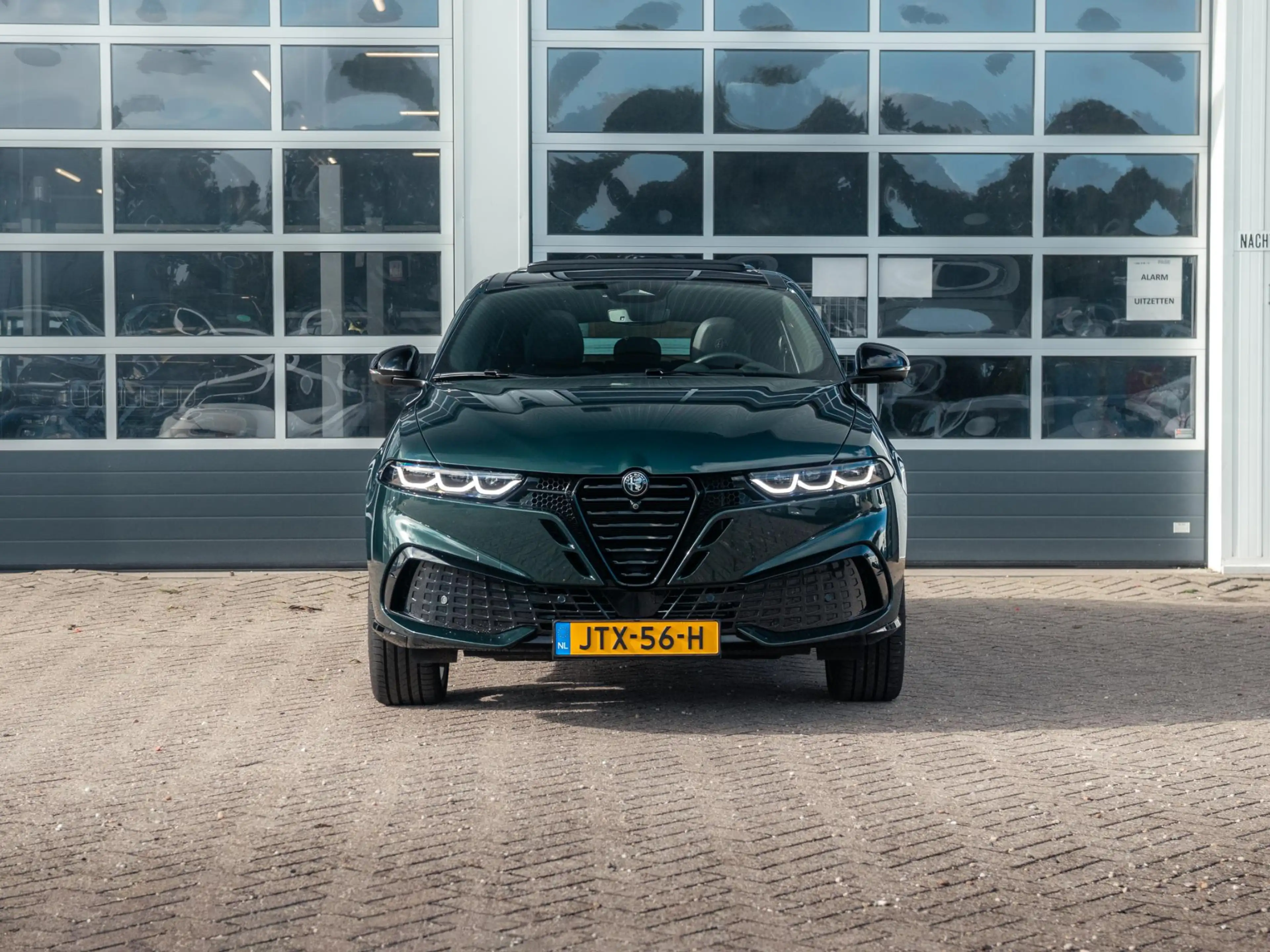 Alfa Romeo Tonale 1.3 Ibrida Plug-In Q4 270pk AWD Veloce | Teck Pack — photo 2