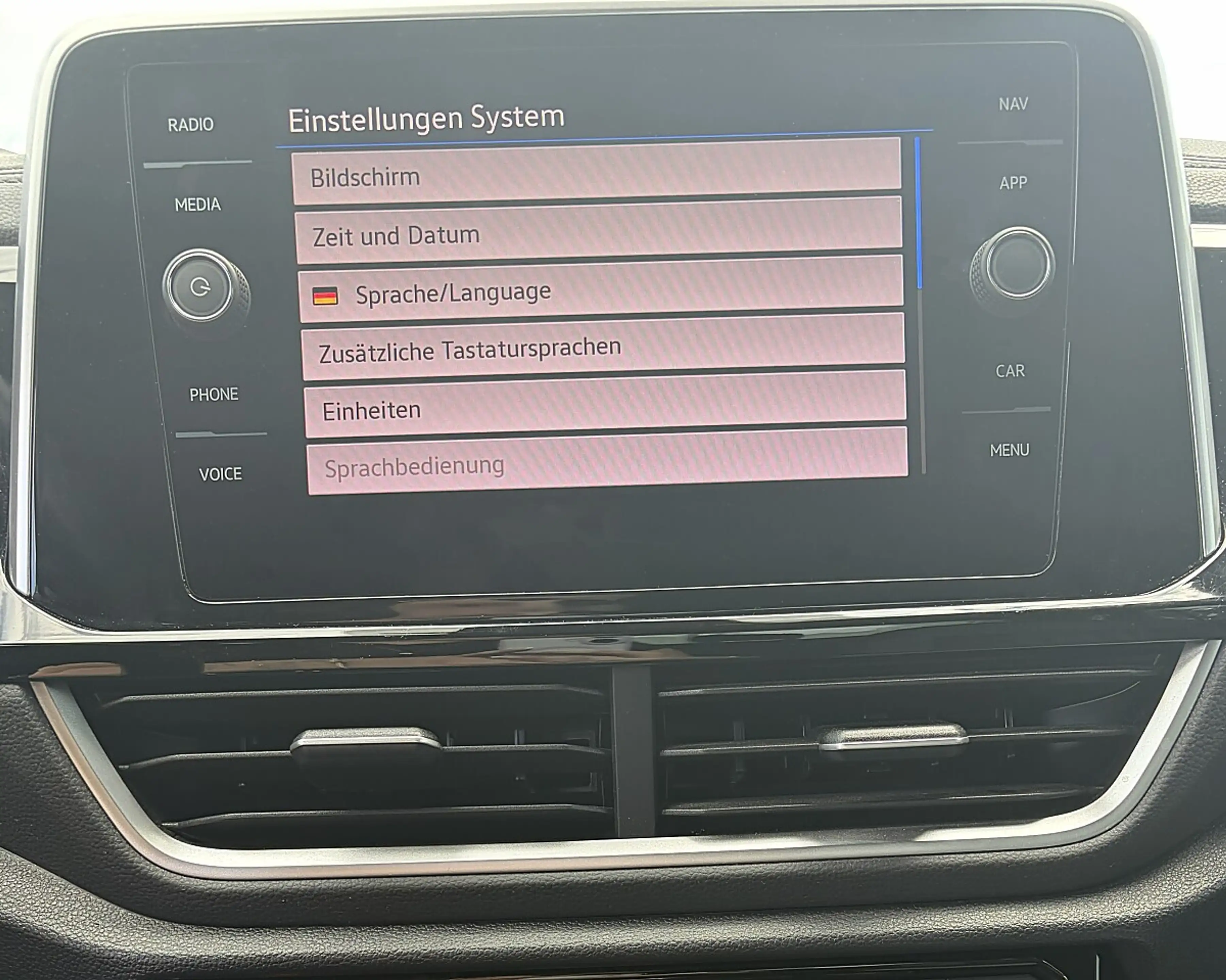 Volkswagen T-Roc 1,0 TSI R-Line — photo 15