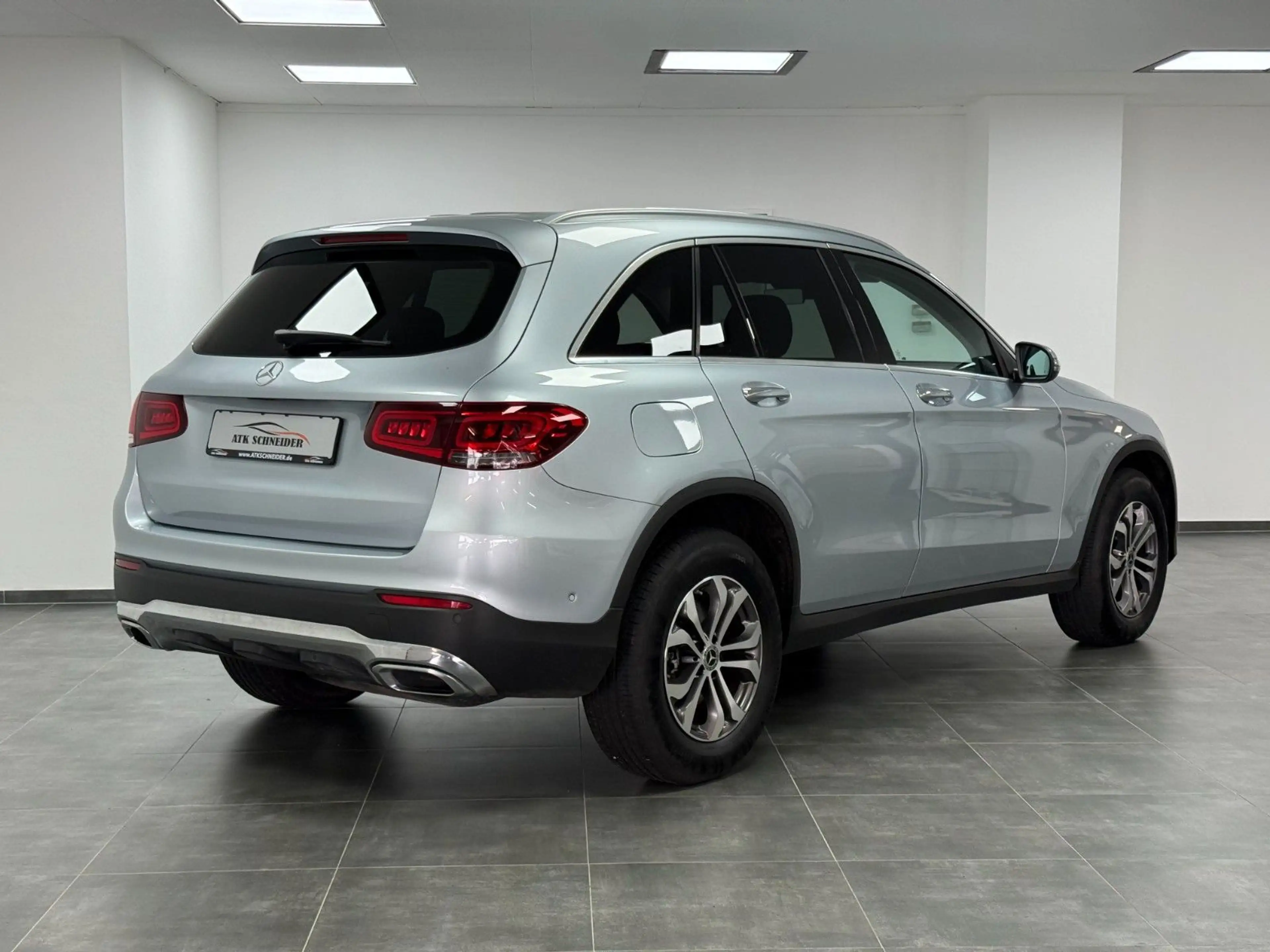 Mercedes-Benz GLC 220 d 4MATIC/LED/KAMERA/SHZ/DISTR/NAVI/CARPLA — photo 4