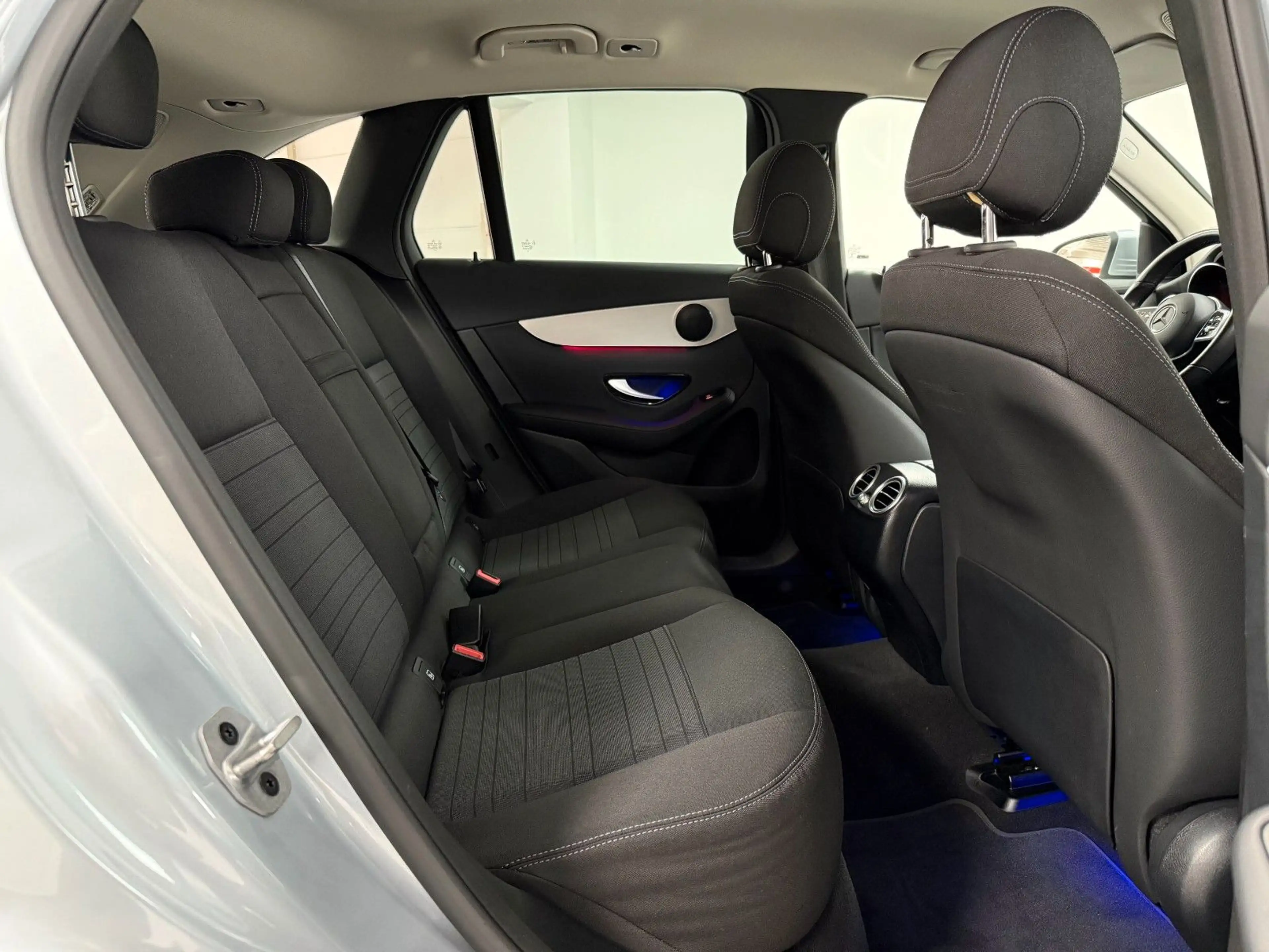 Mercedes-Benz GLC 220 d 4MATIC/LED/KAMERA/SHZ/DISTR/NAVI/CARPLA — photo 13