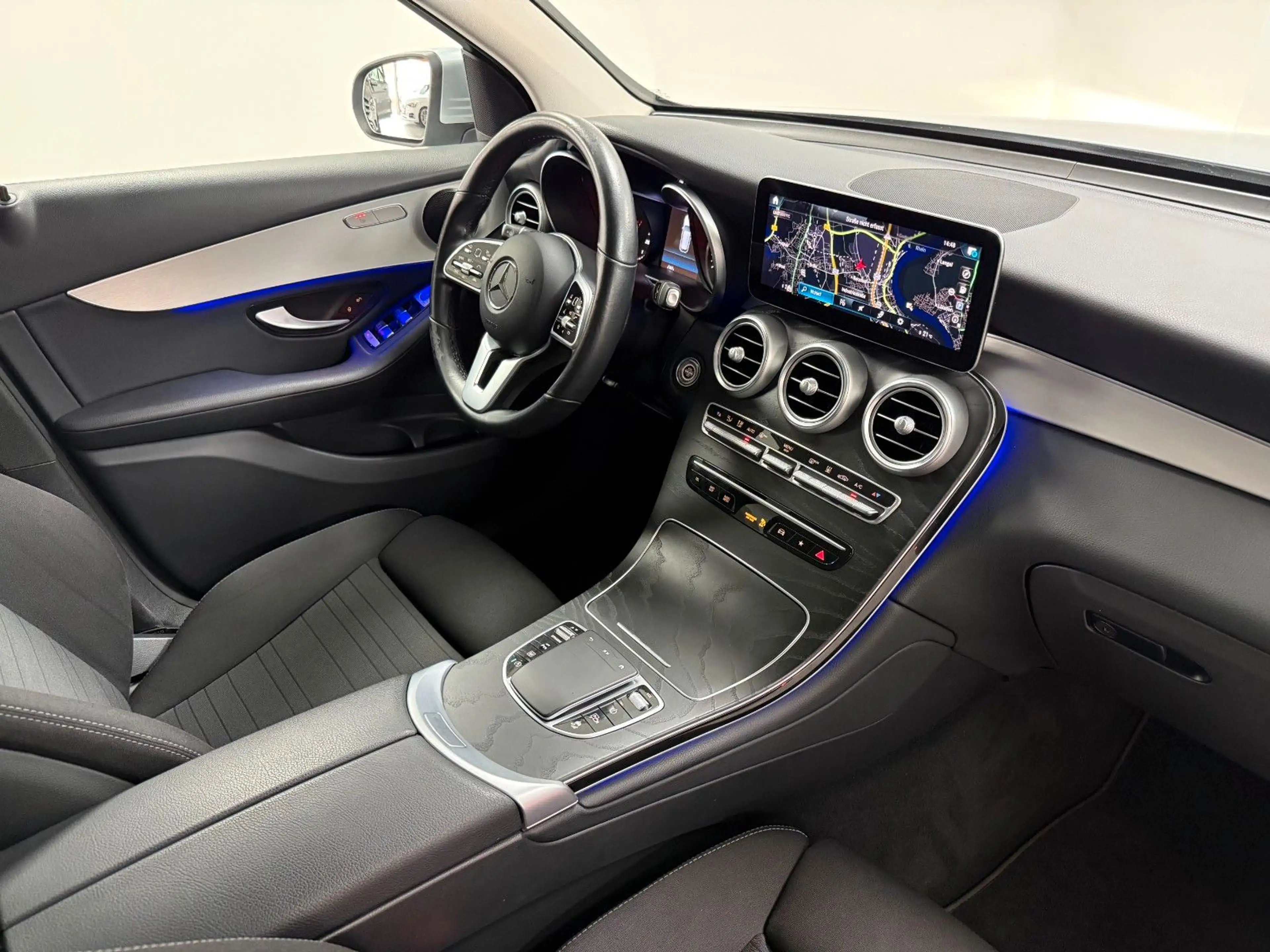 Mercedes-Benz GLC 220 d 4MATIC/LED/KAMERA/SHZ/DISTR/NAVI/CARPLA — photo 10