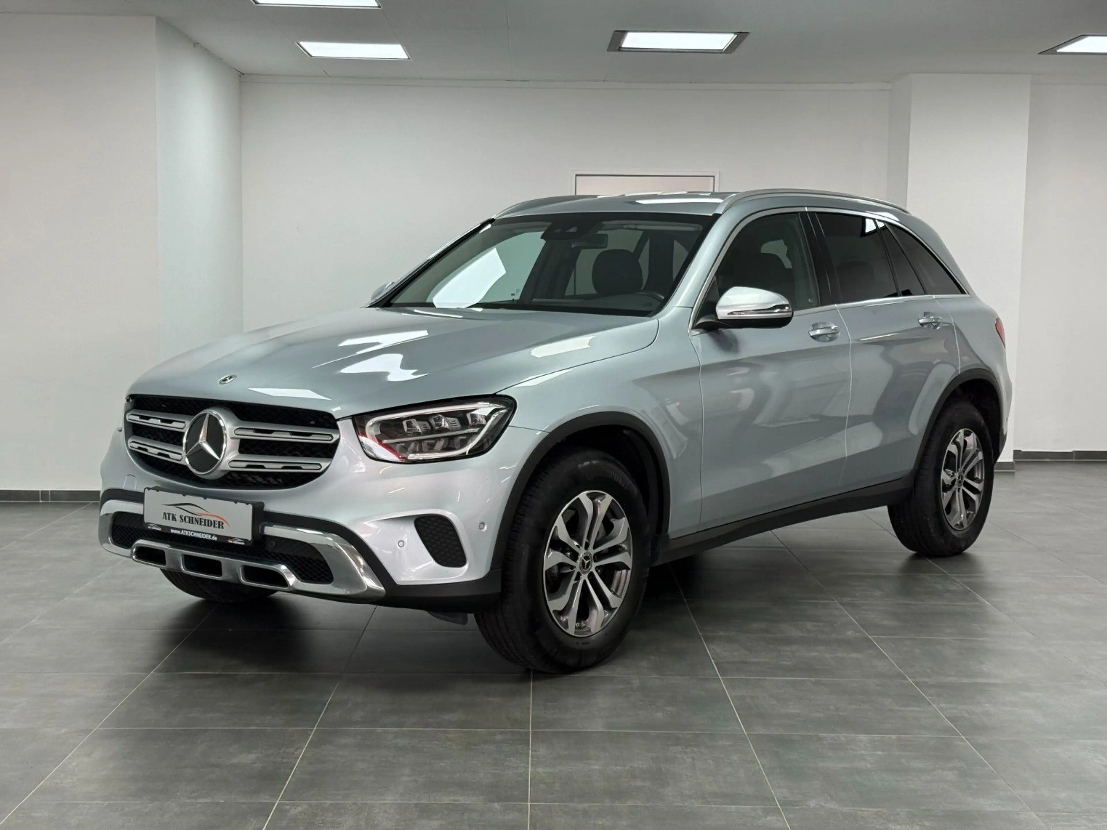 Mercedes-Benz GLC 220 d 4MATIC/LED/KAMERA/SHZ/DISTR/NAVI/CARPLA — photo 2