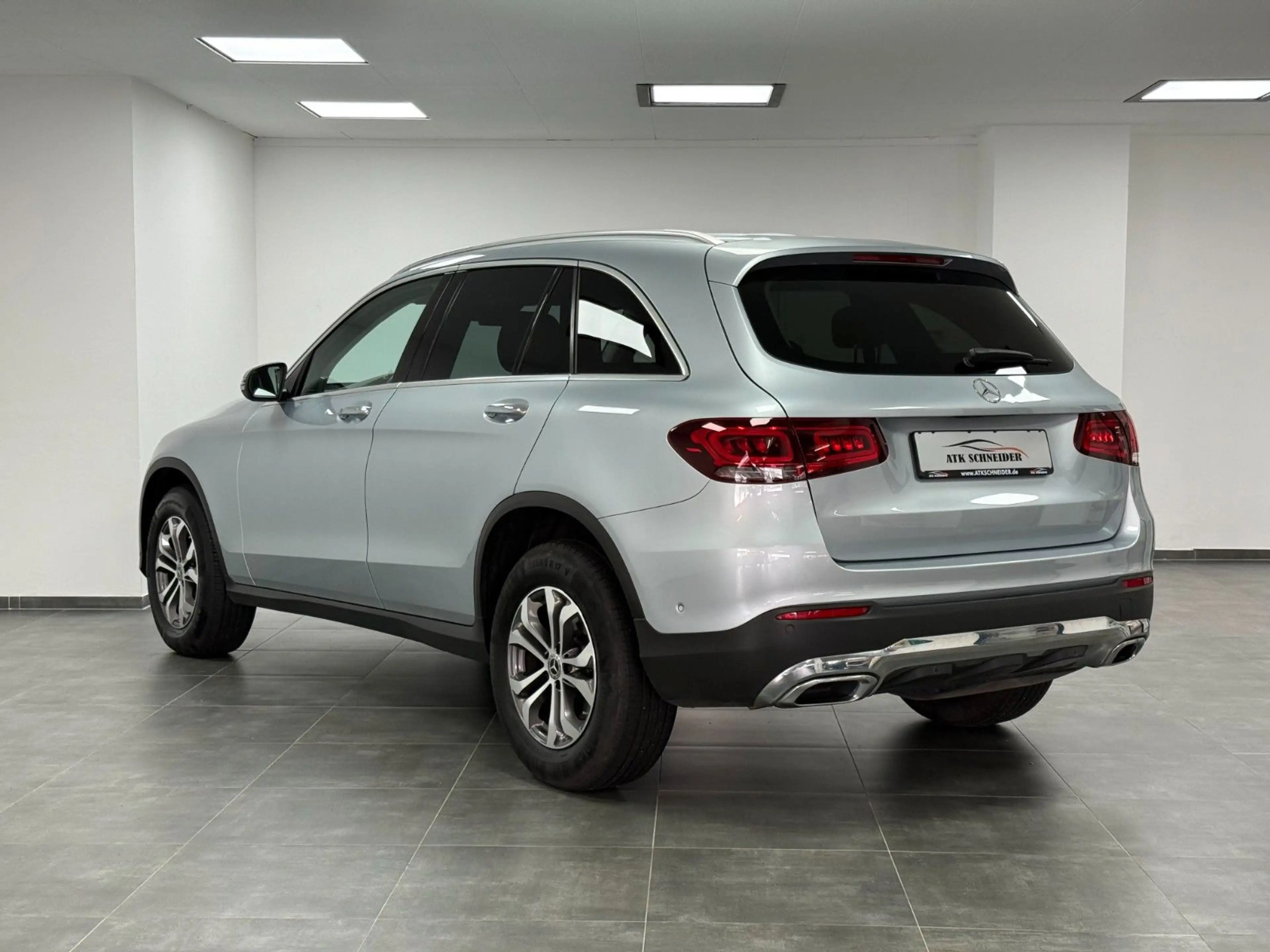 Mercedes-Benz GLC 220 d 4MATIC/LED/KAMERA/SHZ/DISTR/NAVI/CARPLA — photo 3