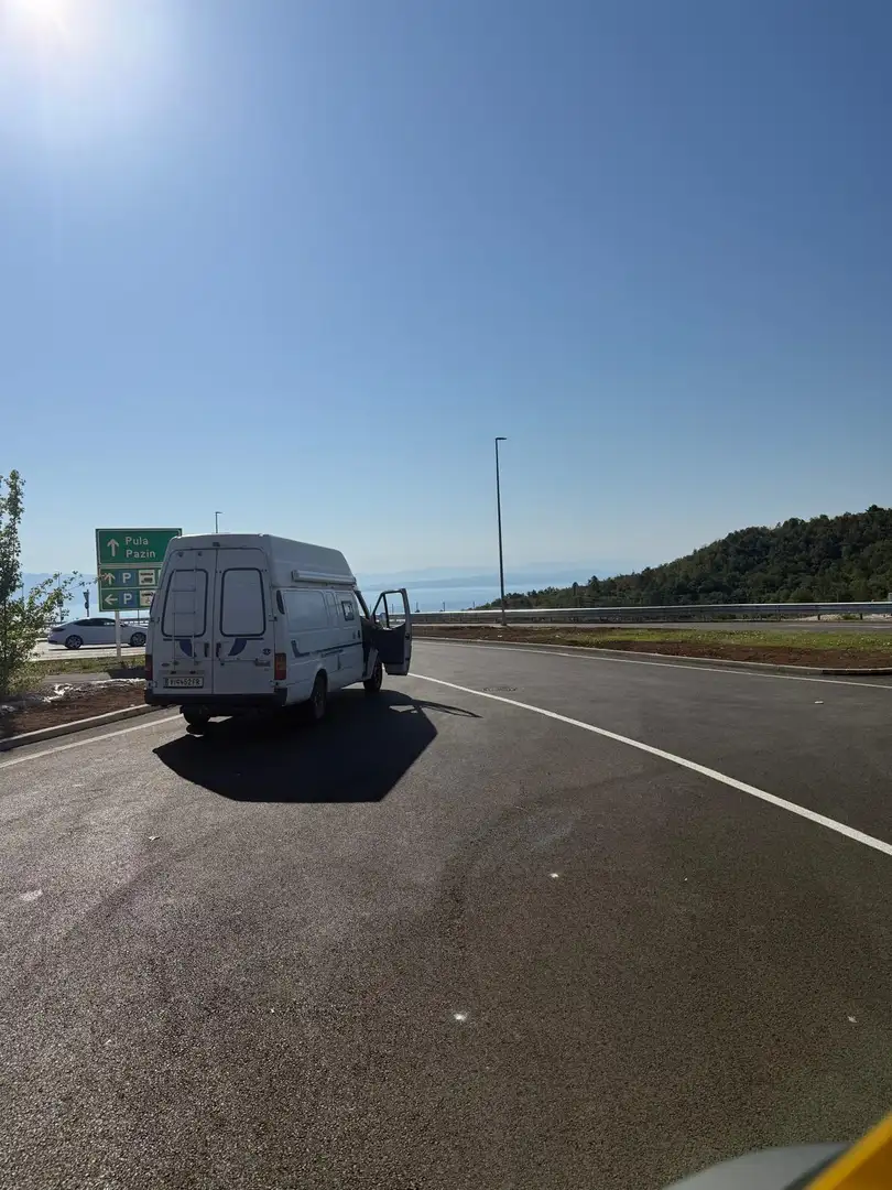 Ford Transit 2.5 TD Camper – Spezialkraftwagen mit Wohneinrichtung Weiß - 1