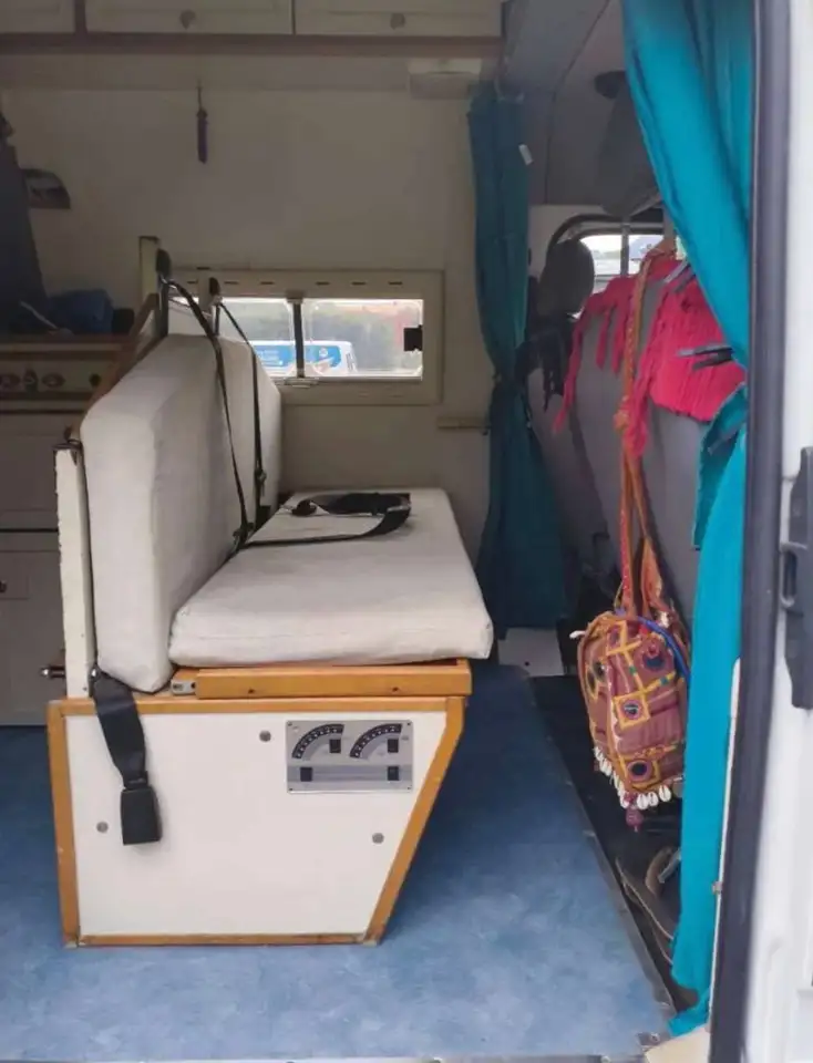 Ford Transit 2.5 TD Camper – Spezialkraftwagen mit Wohneinrichtung, foto 9