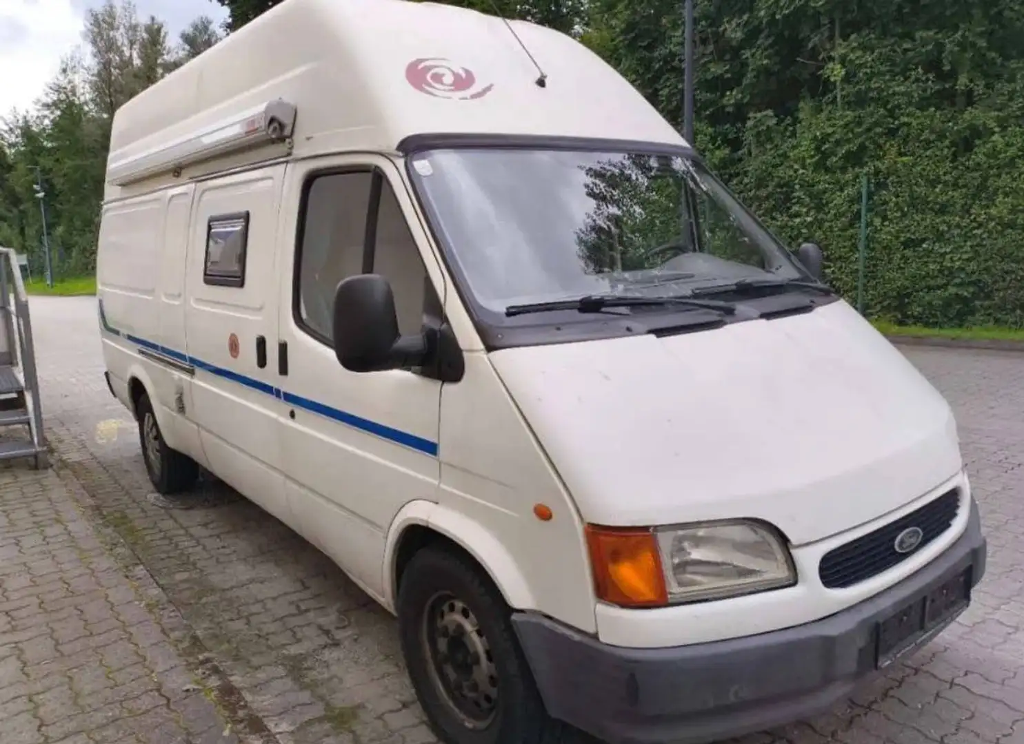 Ford Transit 2.5 TD Camper – Spezialkraftwagen mit Wohneinrichtung Weiß - 2