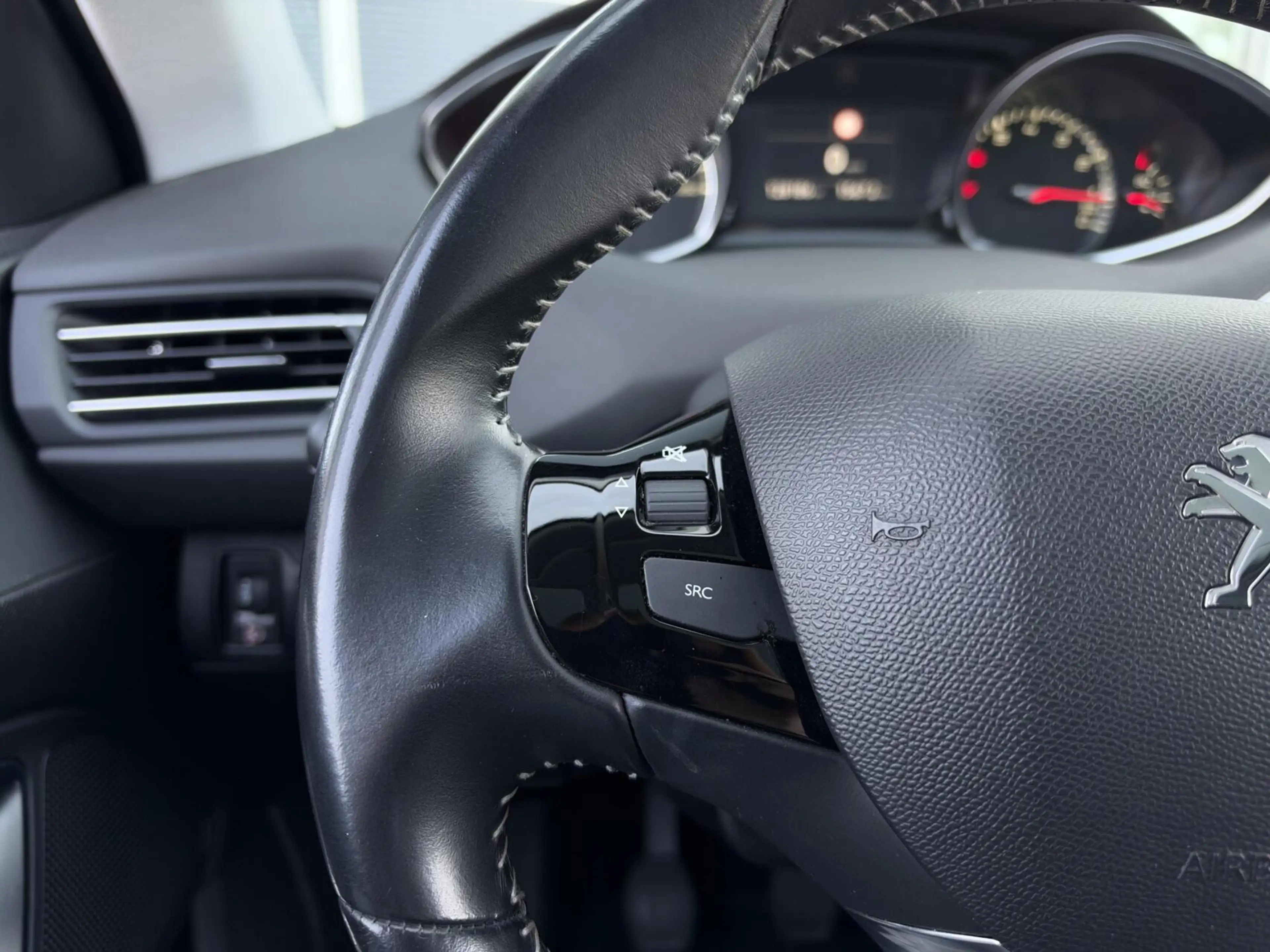 Peugeot 308 SW 1.2 PureTech Blue Lease Premium | Panorama | Ca — photo 11