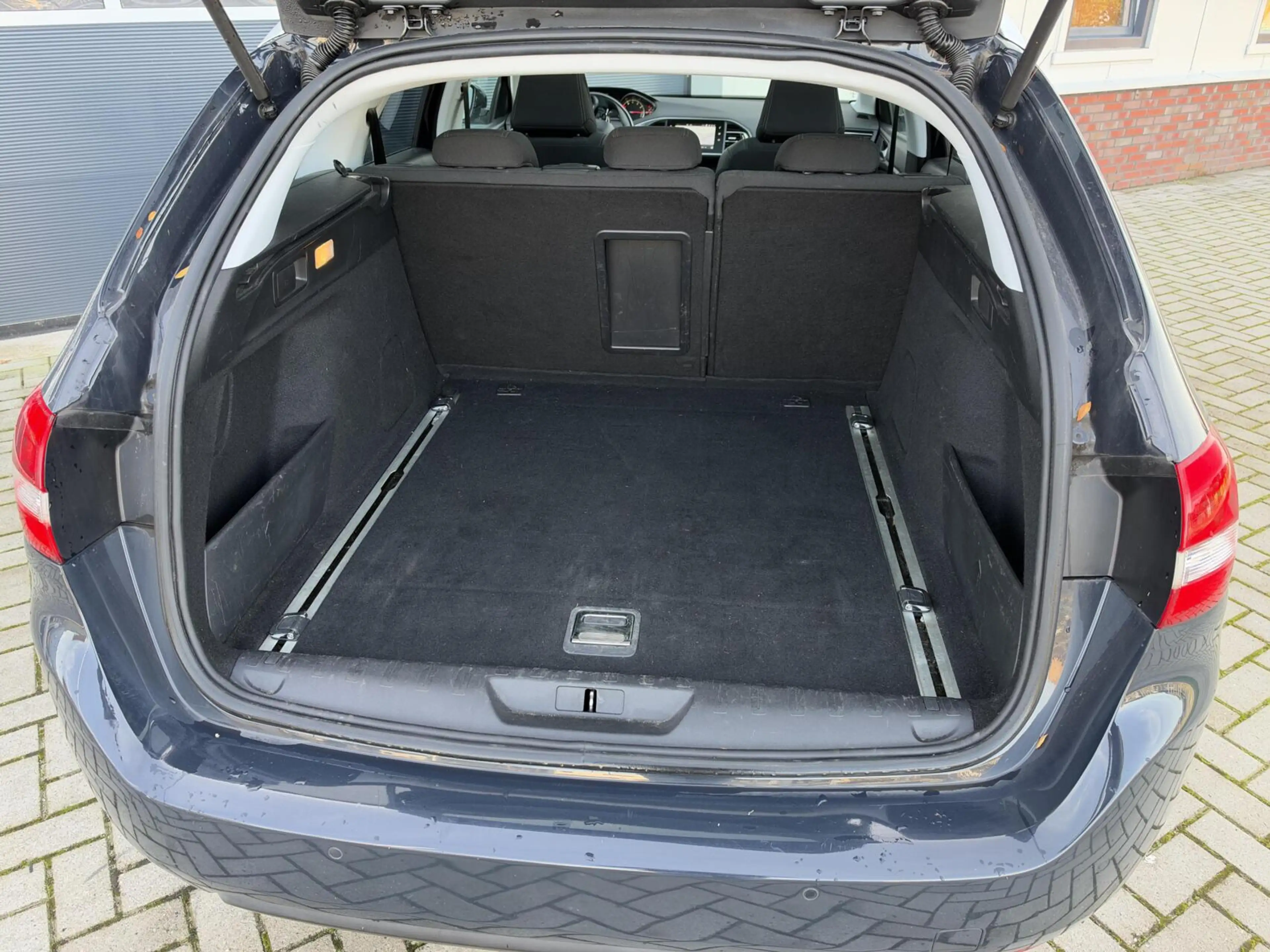 Peugeot 308 SW 1.2 PureTech Blue Lease Premium | Panorama | Ca — photo 8