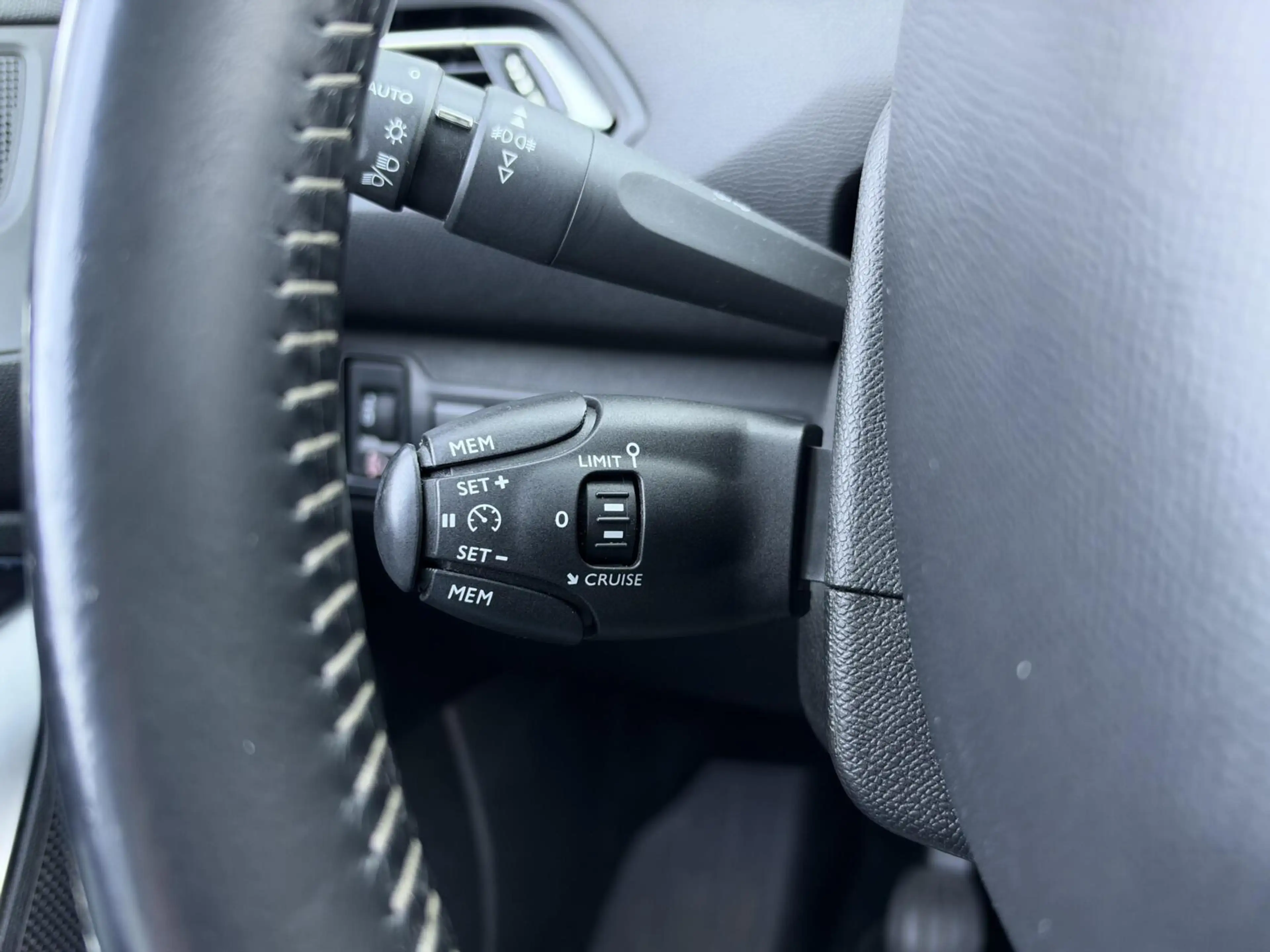 Peugeot 308 SW 1.2 PureTech Blue Lease Premium | Panorama | Ca — photo 12