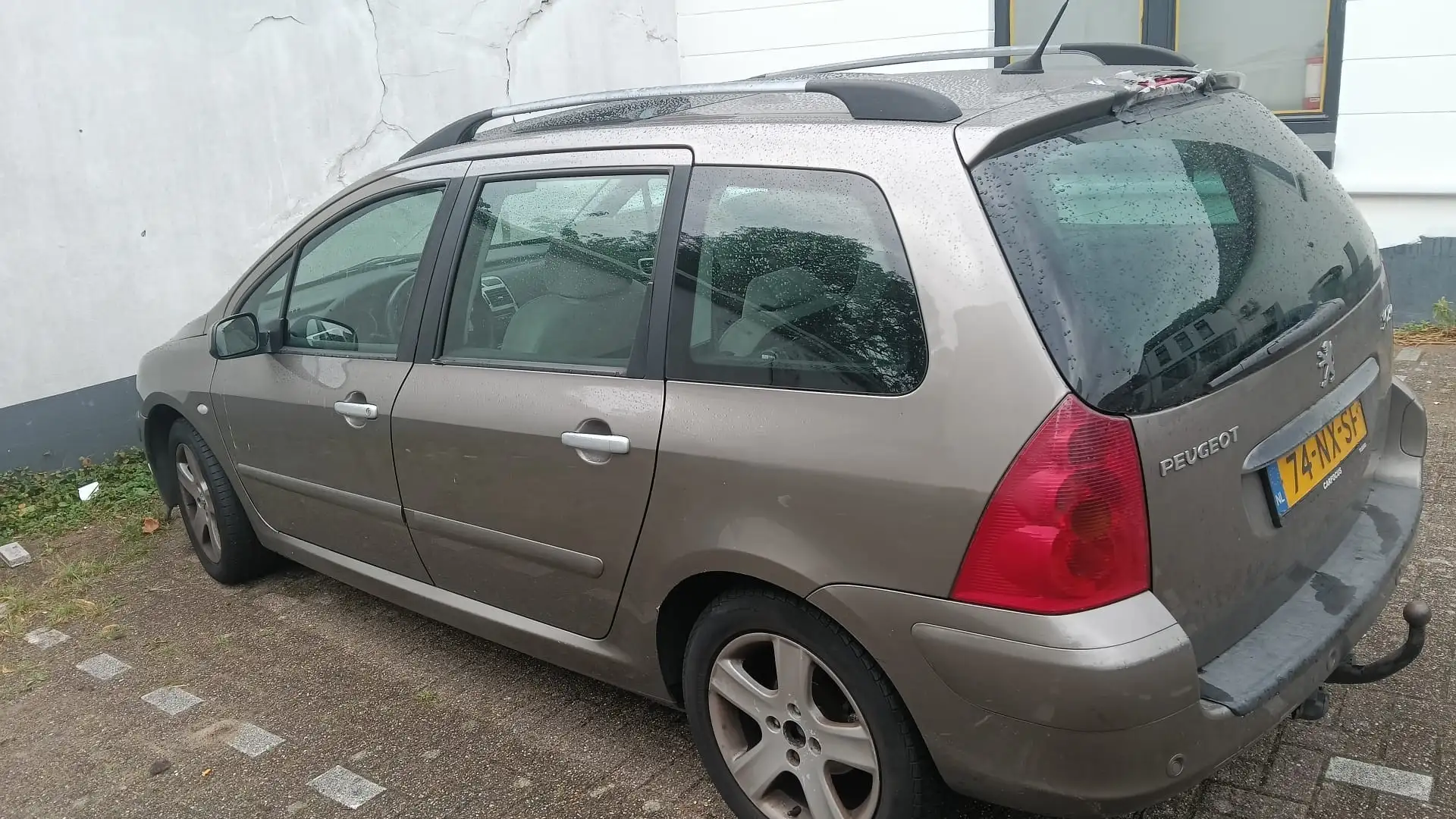 Peugeot 307 2.0 16V PackPeugeot 307 SW – 7-persoons Beige - 2