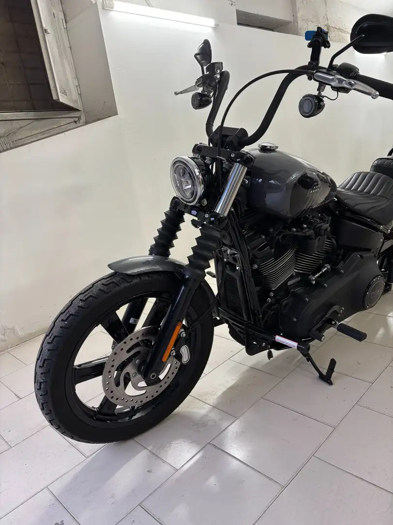 Harley-Davidson Street Bob 114 Gri - 1