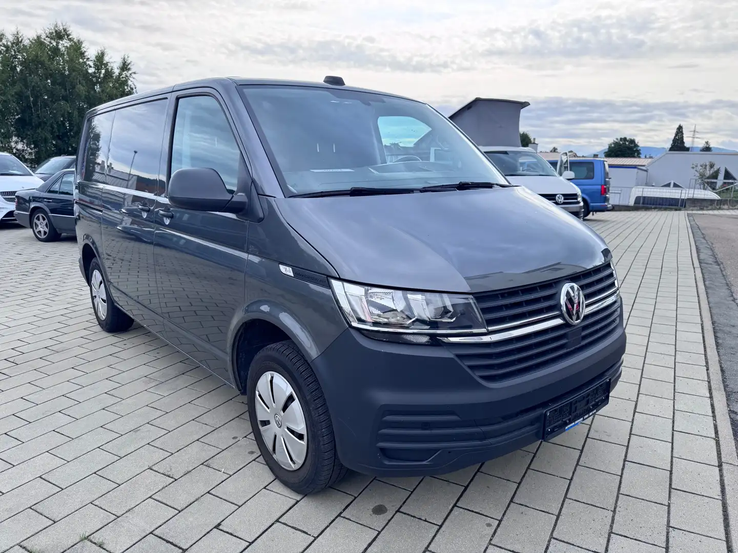 Volkswagen T6.1 Transporter DSG/AHK/Tempomat/Navi/Kamera/Heckklappe/Schrank Gris - 2