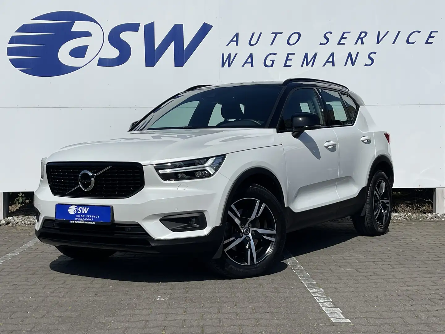 Volvo XC40 2.0 T4 AWD R-Design | CarPlay | Camera | LED | Par Wit - 1