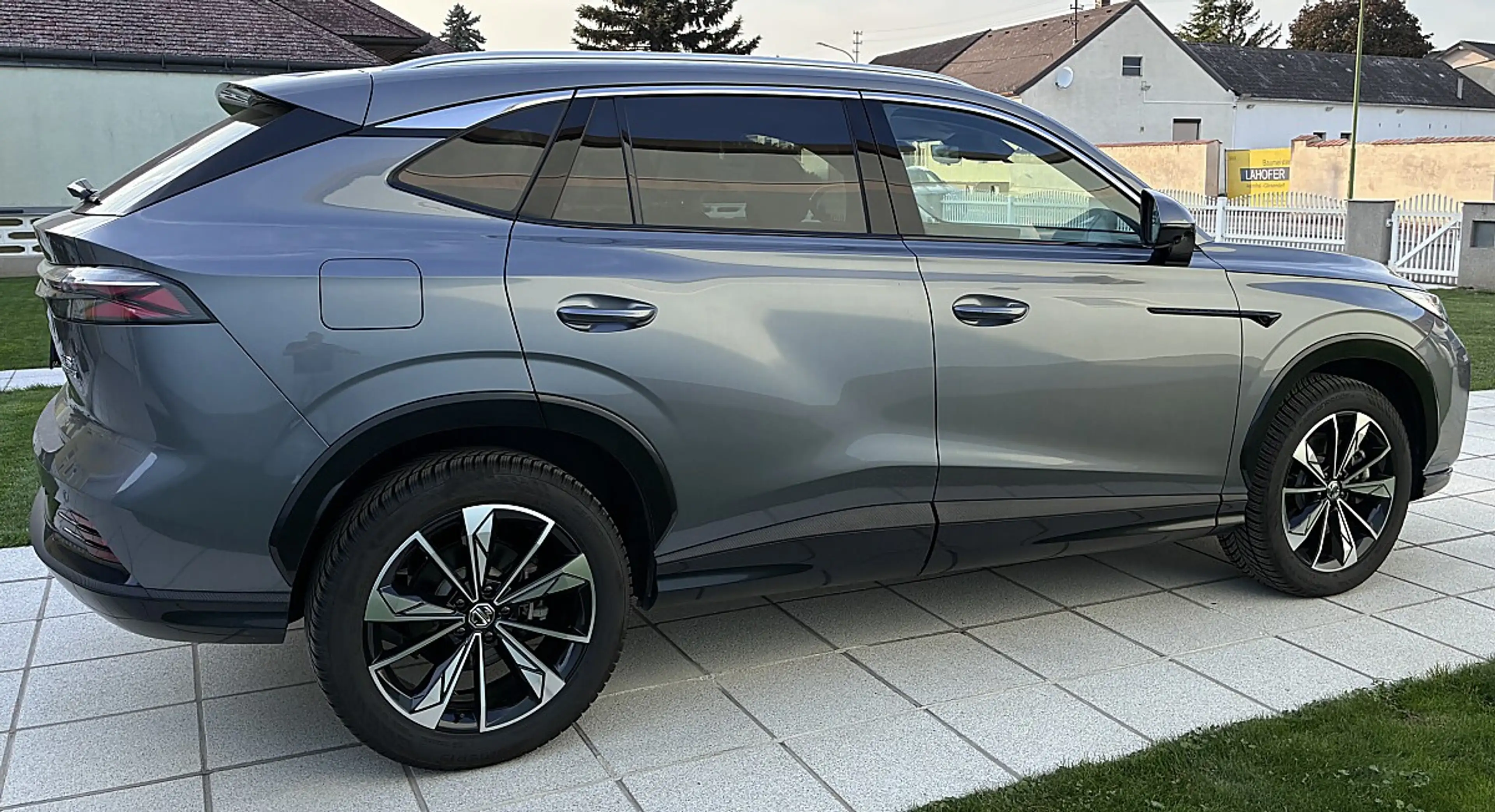MG HS Hybrid+ Luxury 1,8Wh Aut. - Finanzierungsbonus ... — photo 3