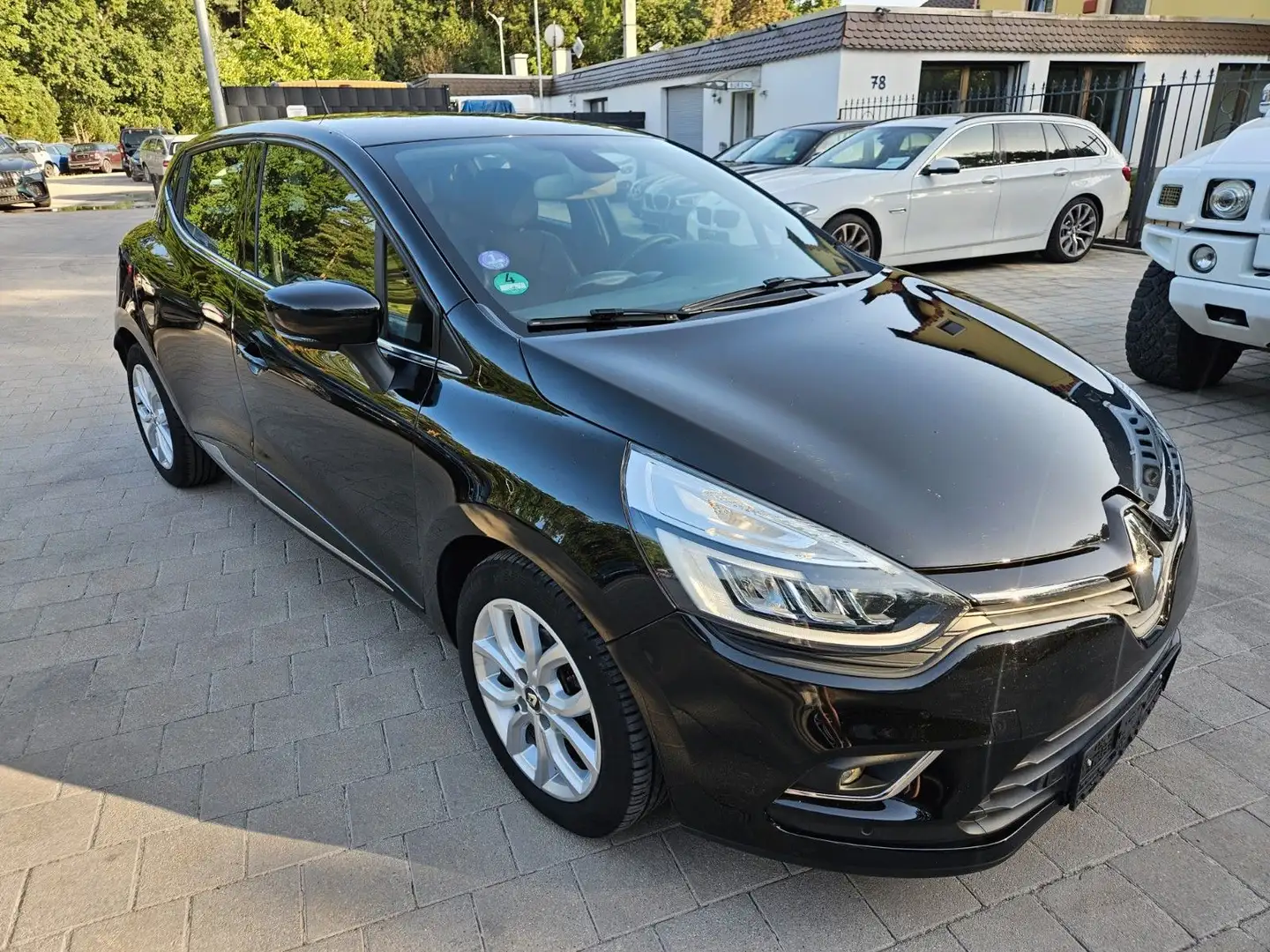 Renault Clio IV Intens Schwarz - 2