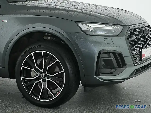 Audi Q5 view 11