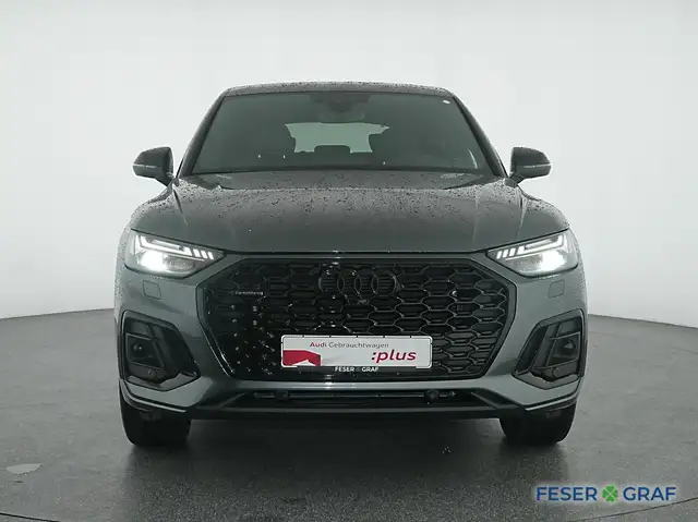 Audi Q5 view 12