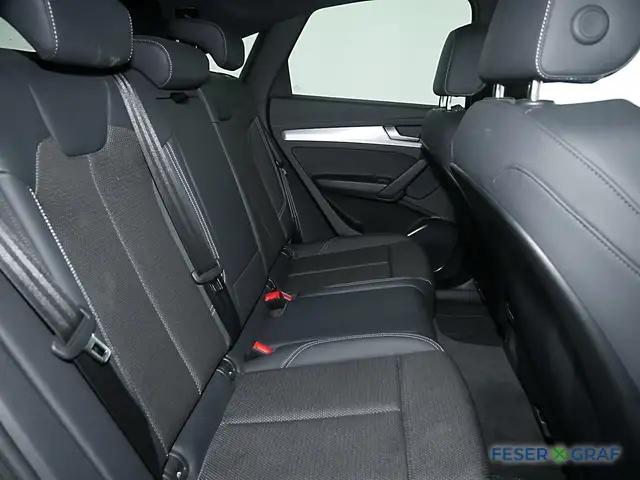 Audi Q5 view 7
