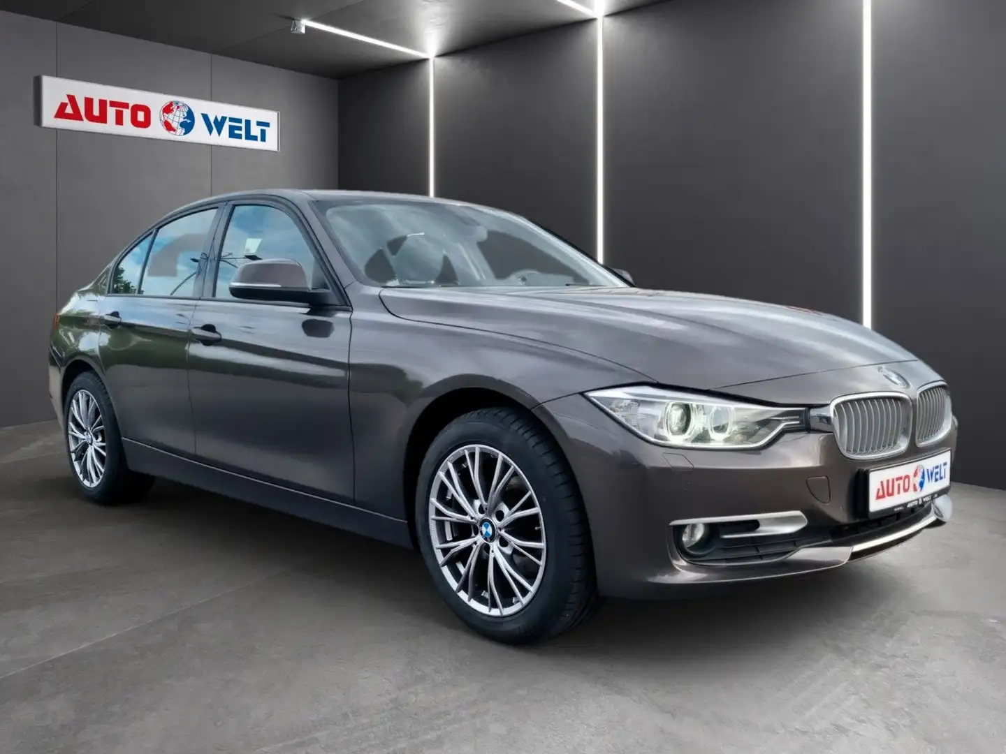 BMW 316 i Lim. Bi-Xenon T-Leder Tempo Duo-Climatic Barna - 2