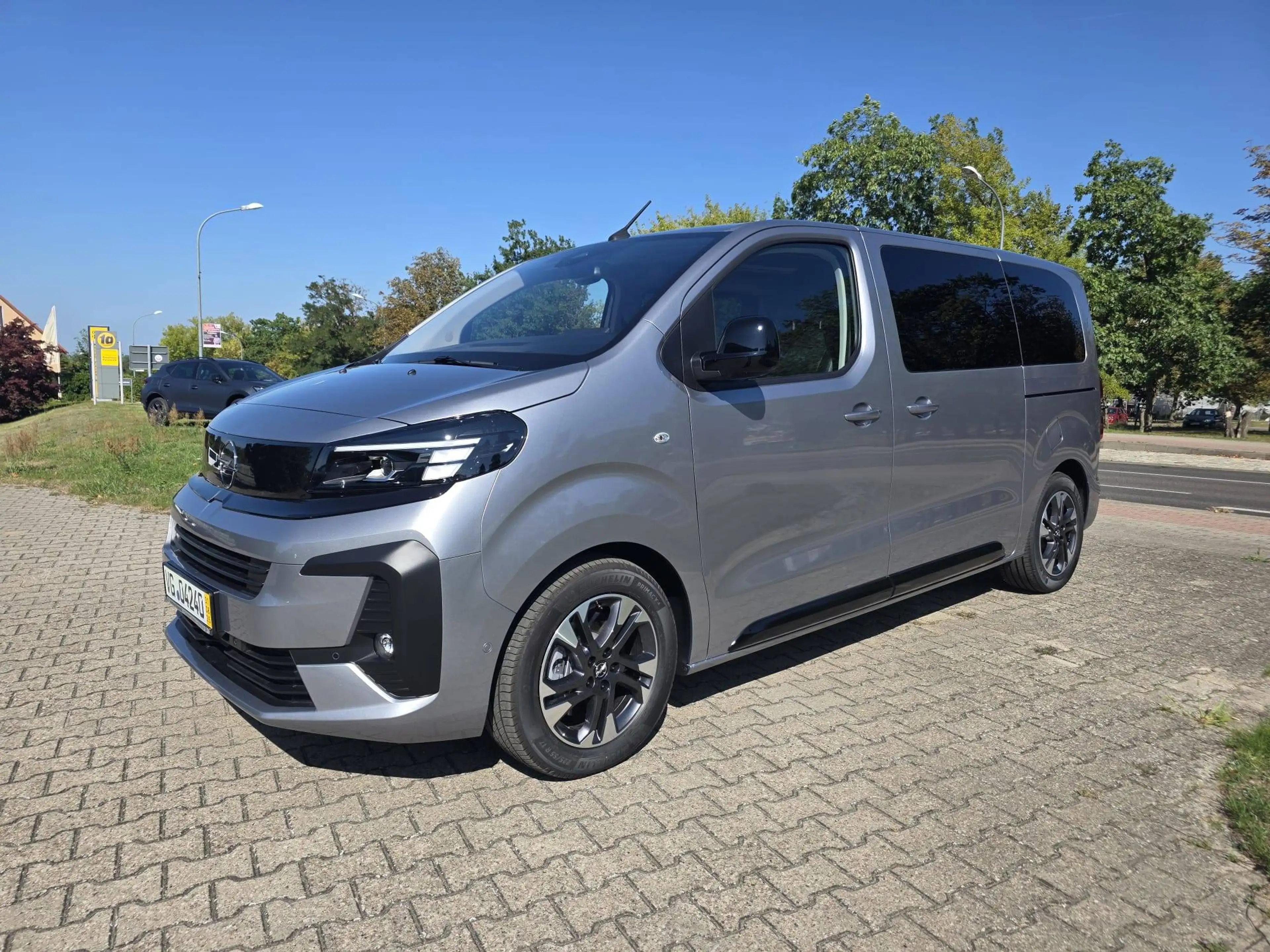Opel Zafira Life GS LEDER AHK Standhzg. 6-Sitzer P-Dach Massage