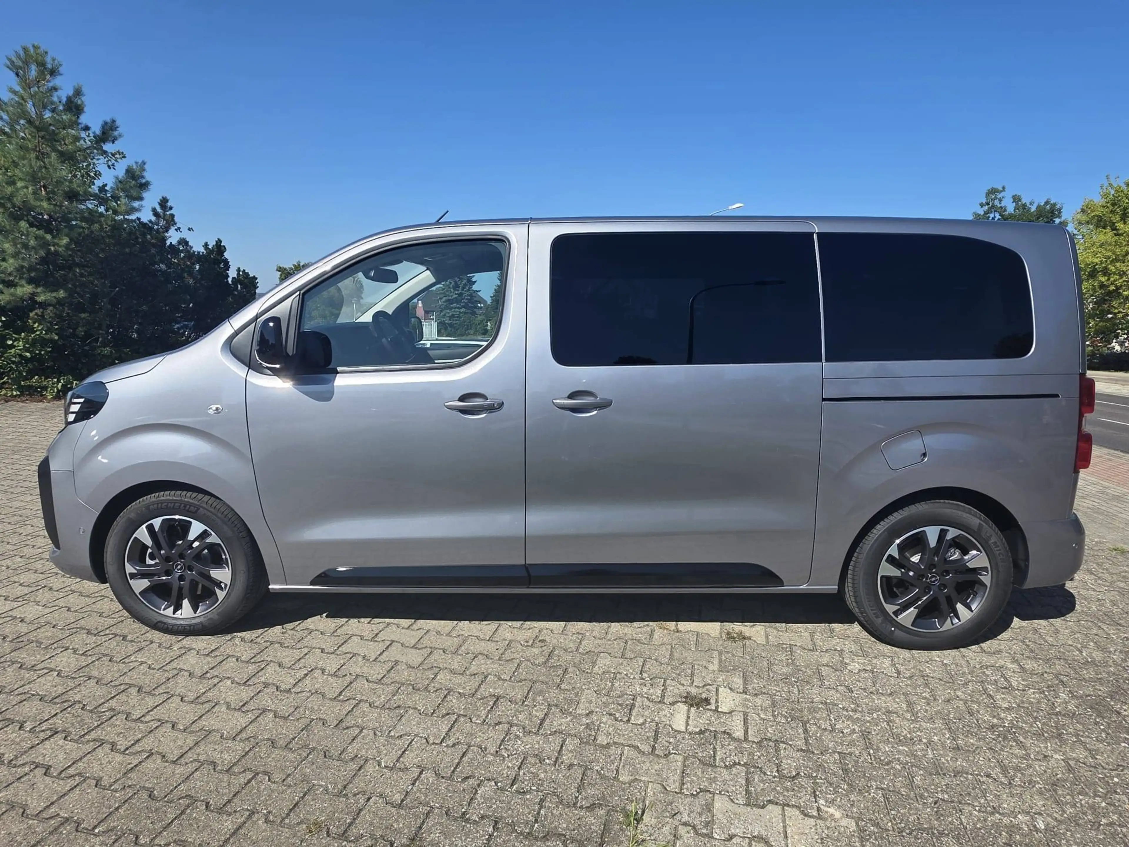 Opel Zafira Life GS LEDER AHK Standhzg. 6-Sitzer P-Dach Massage — photo 9