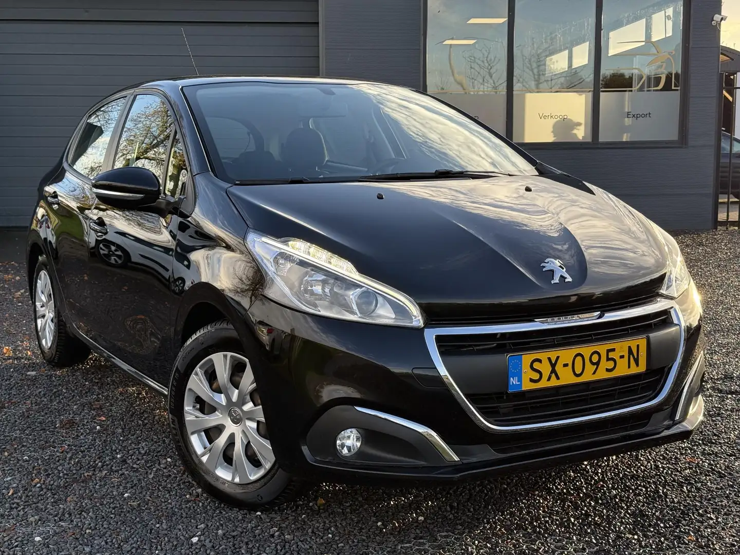 Peugeot 208 1.2 PureTech Blue Lion 2e Eigenaar,Dealer Onderhou Černá - 2