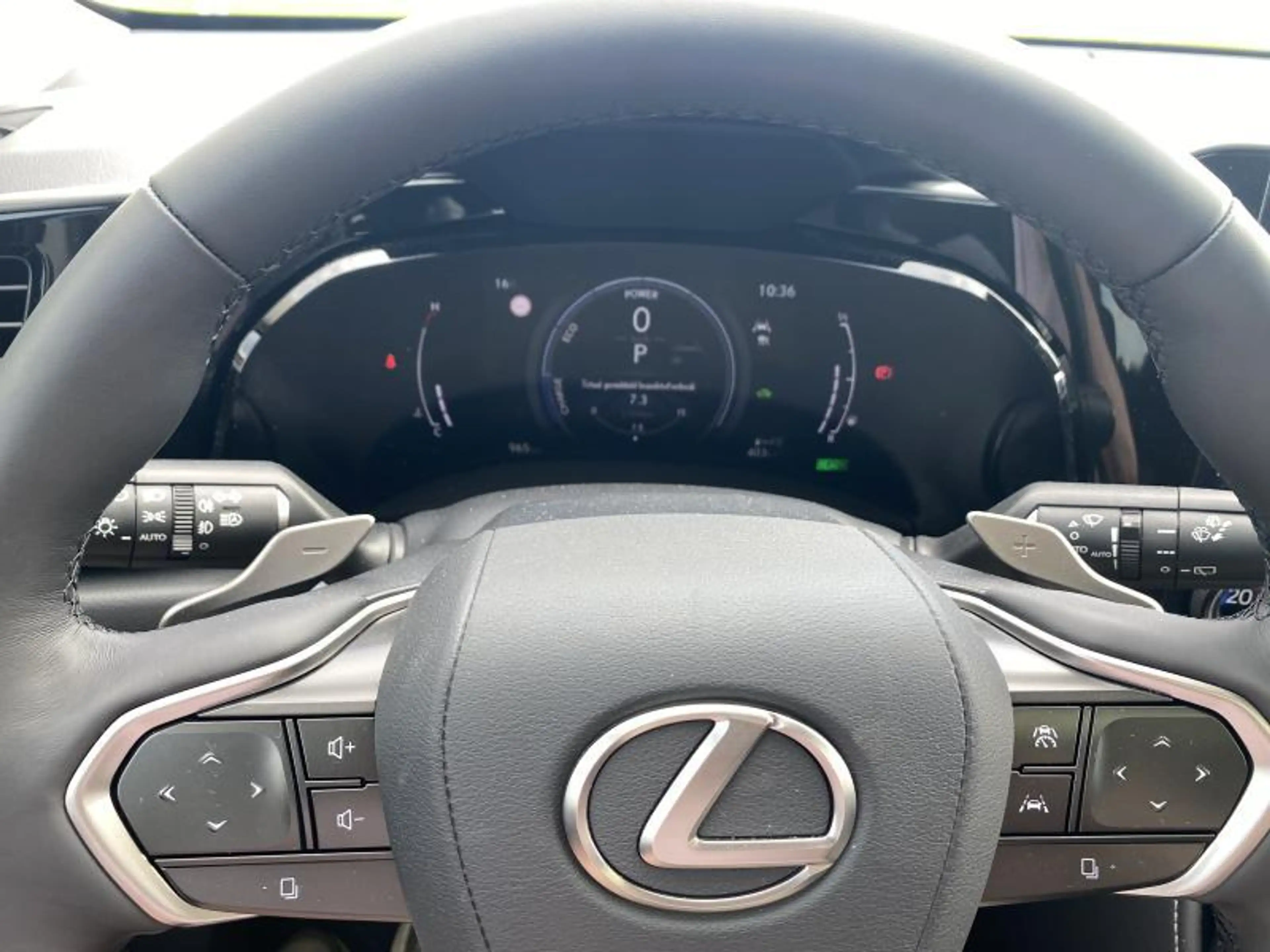 Lexus NX 350h Executive AWD + PANO DAK + HUD — photo 14