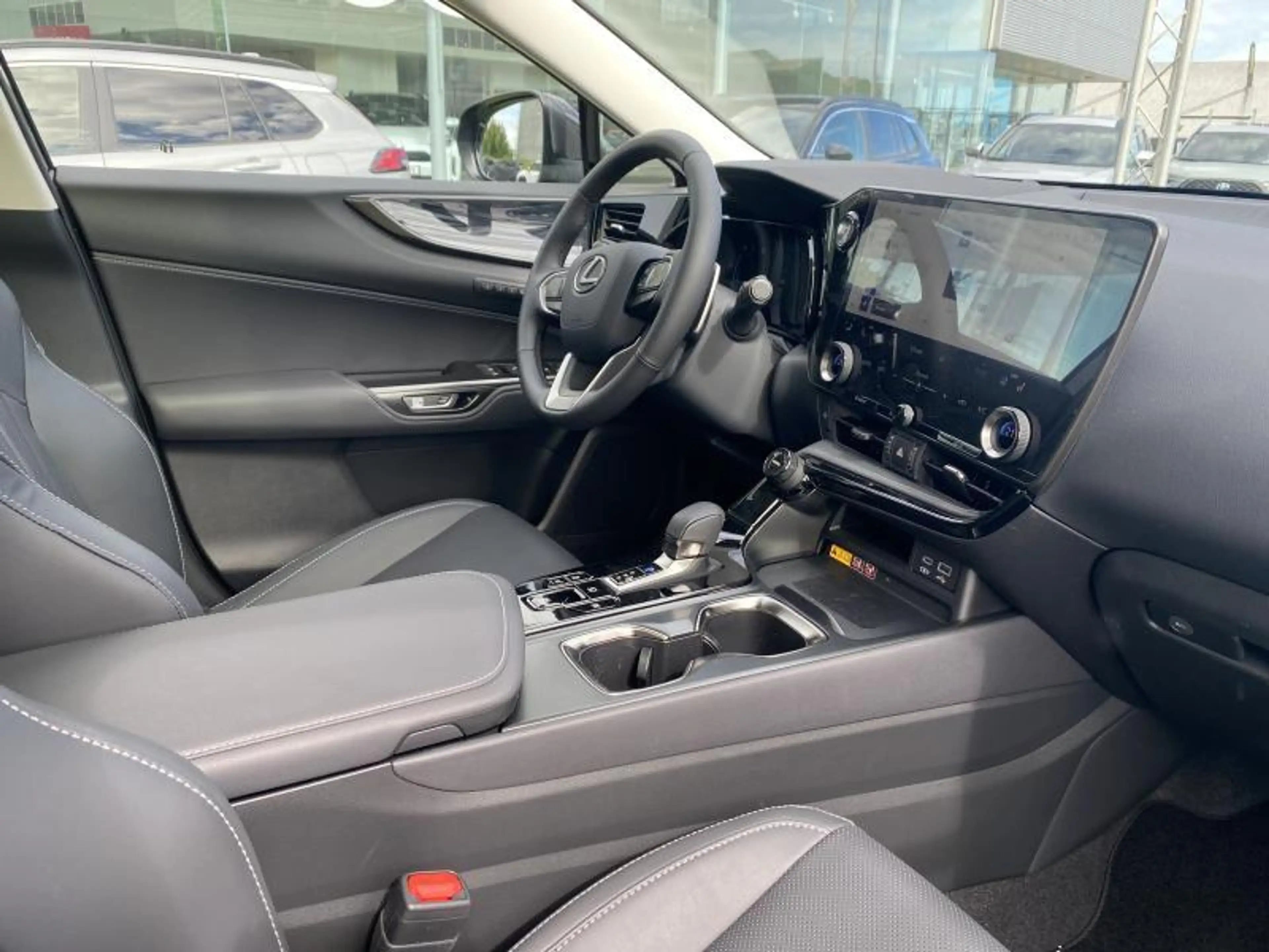 Lexus NX 350h Executive AWD + PANO DAK + HUD — photo 10