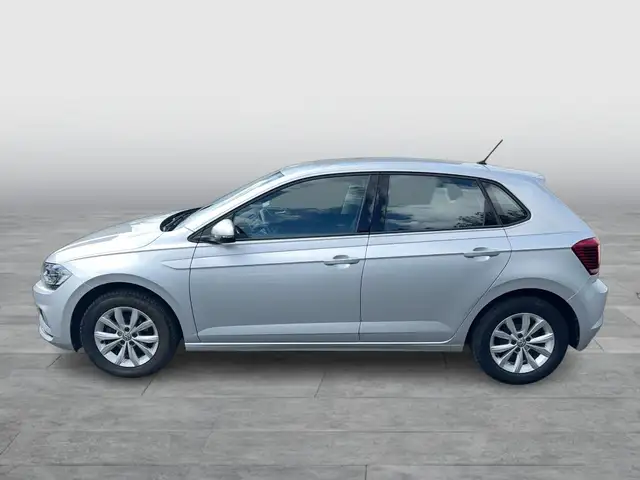 Volkswagen Polo view 2