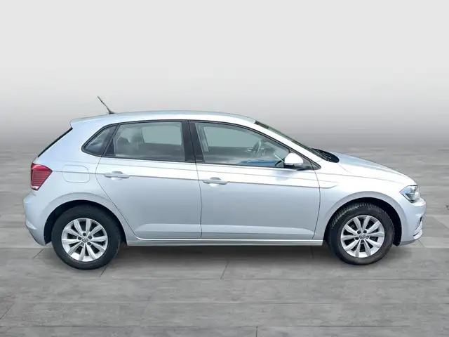 Volkswagen Polo view 6