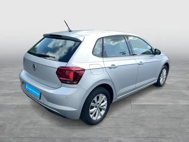 Volkswagen Polo view 5