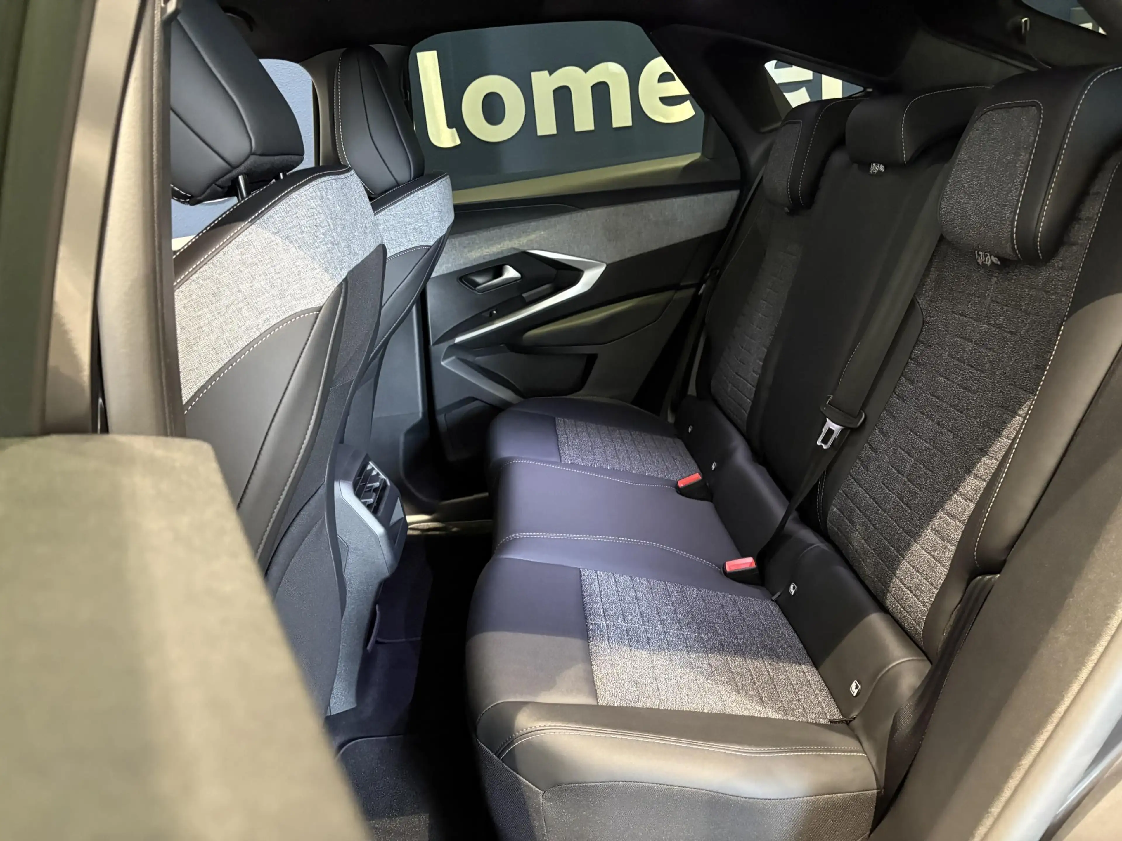 Peugeot 3008 1.6 plug-in Hybrid 195 Allure | Navigatie | Camera — photo 10